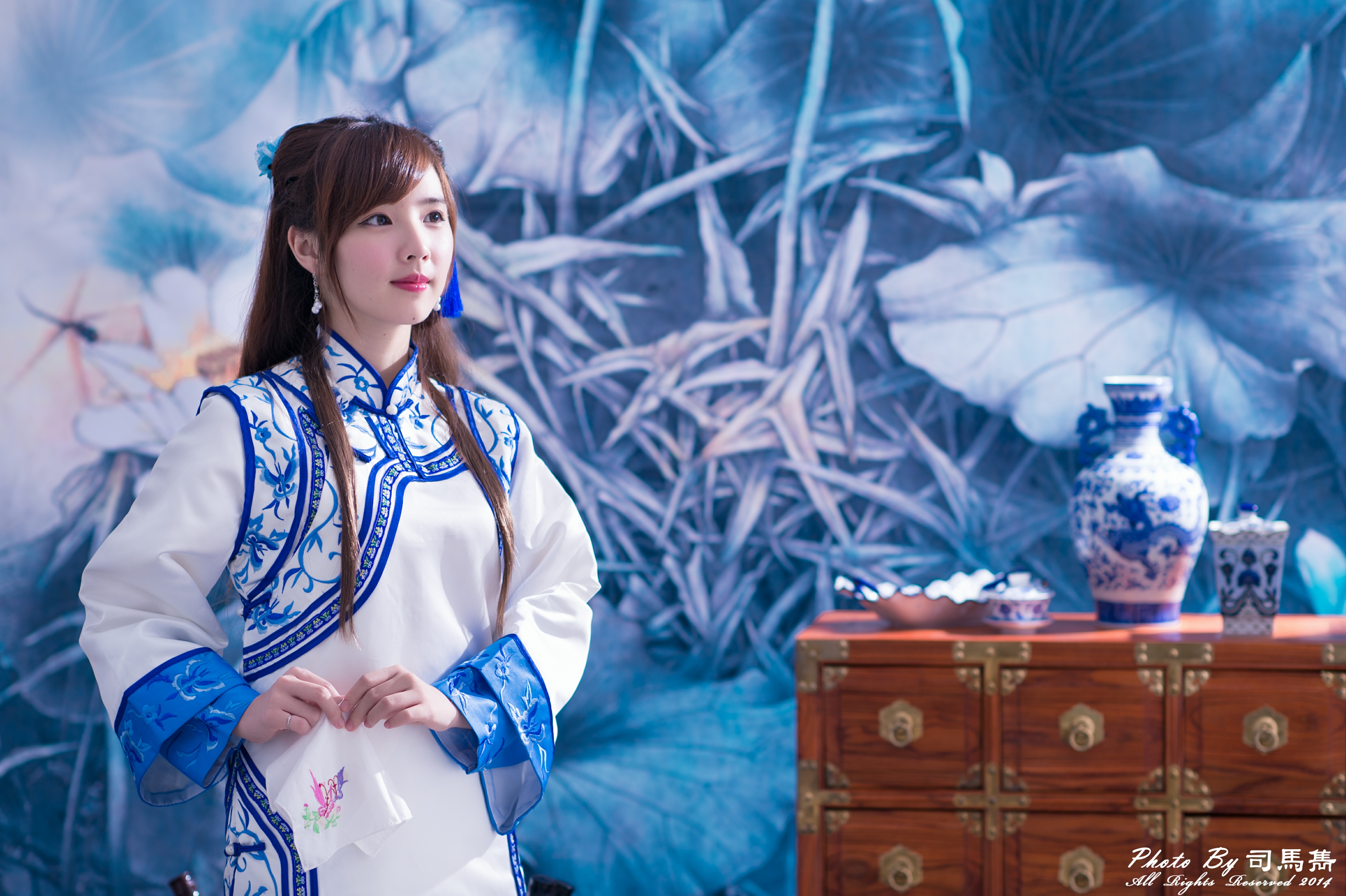 women, yu chen zheng, asian, model, taiwanese, tea set, traditional costume, vase