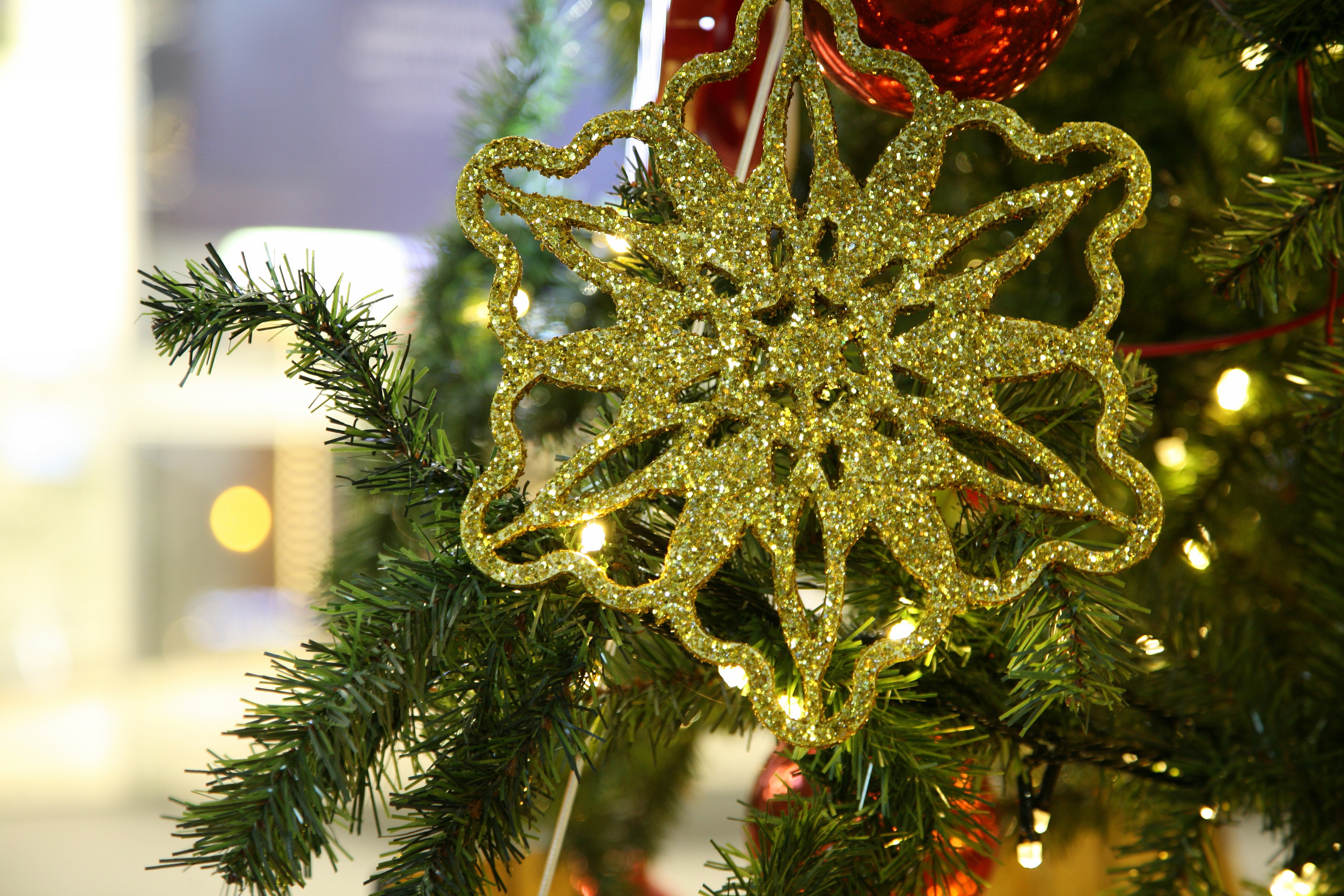 Download mobile wallpaper Christmas, Holiday, Snowflake, Christmas Ornaments for free.