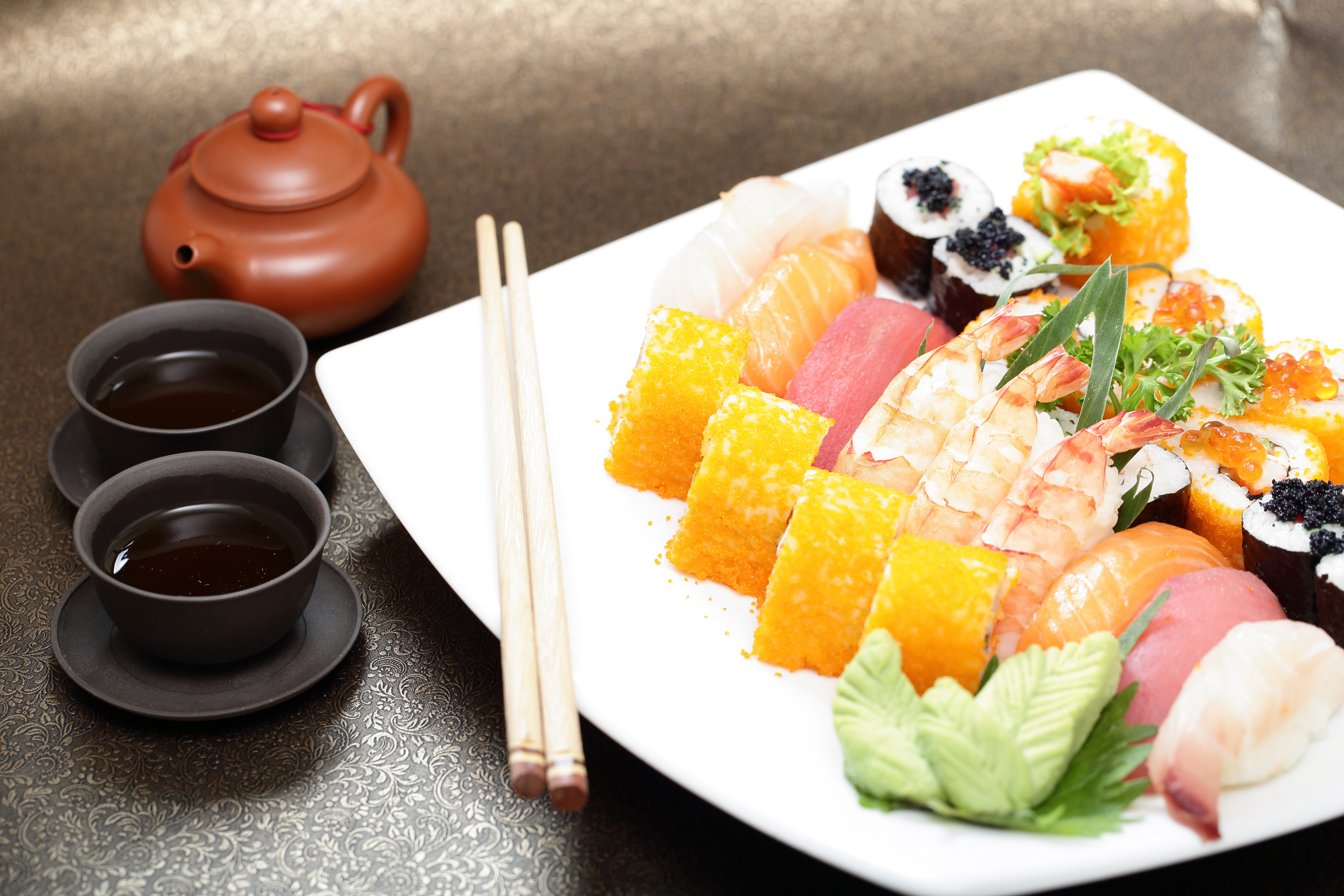 Handy-Wallpaper Sushi, Fisch, Mahlzeit, Nahrungsmittel kostenlos herunterladen.