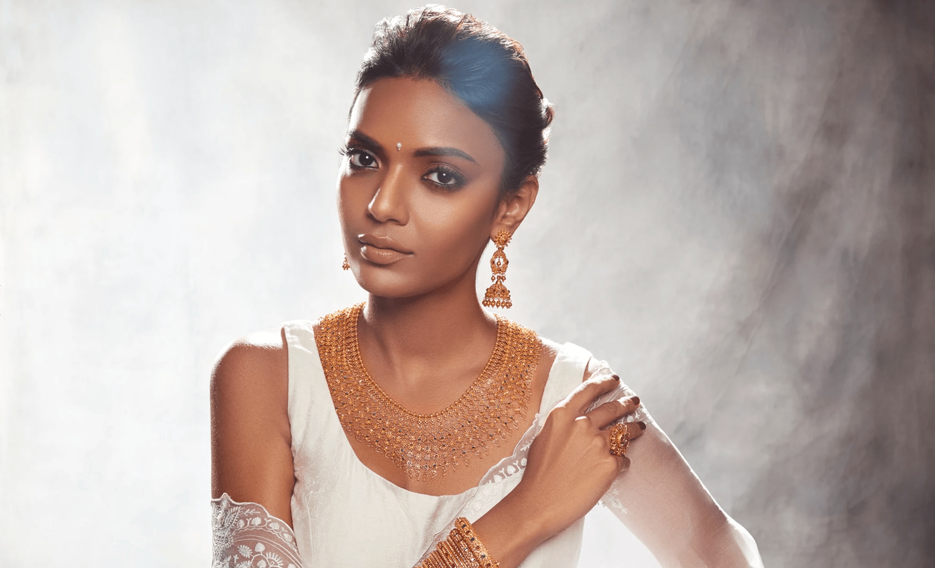 Free download wallpaper Jewelry, Model, Women, Earrings, Indian, Necklace, Brown Eyes on your PC desktop