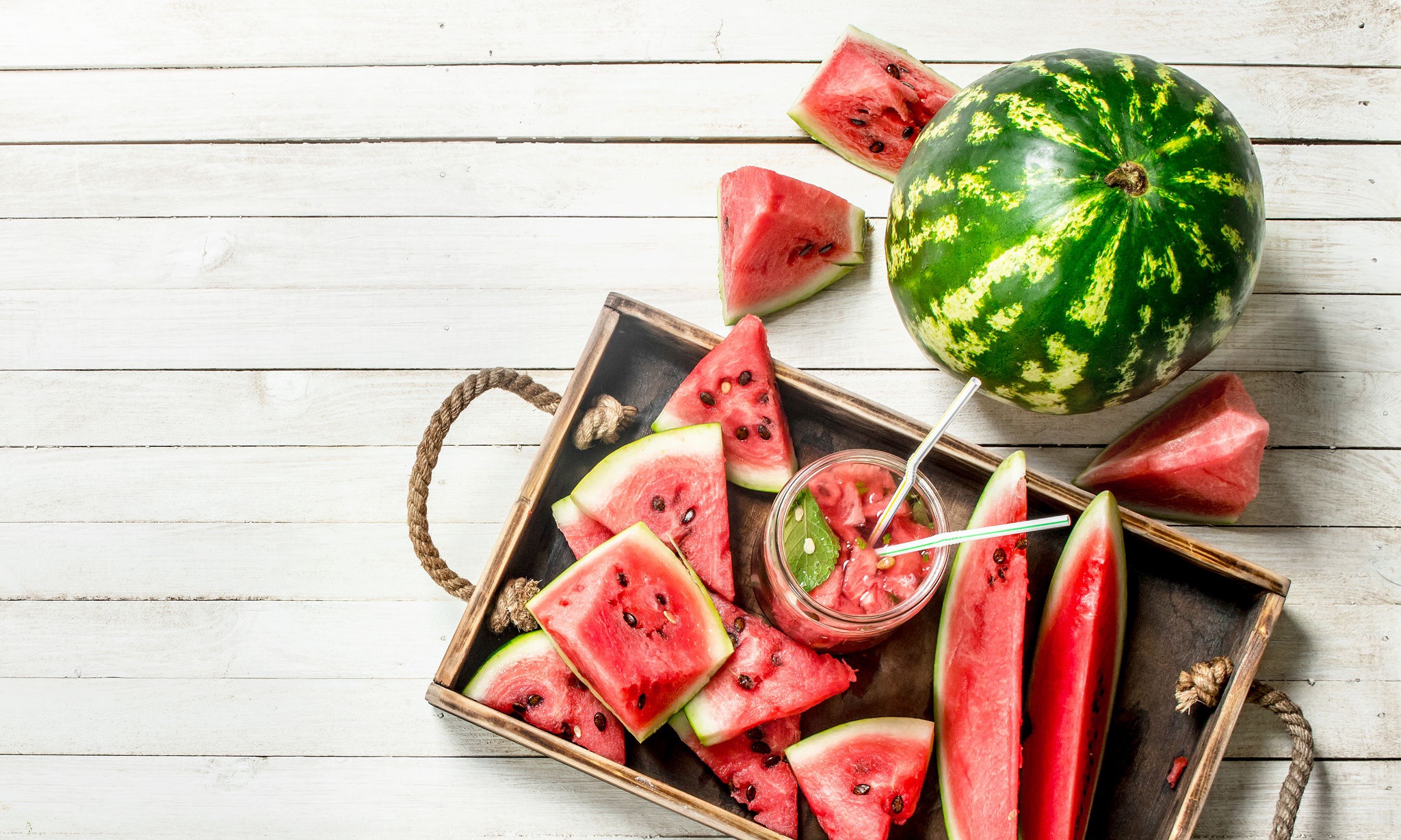 Handy-Wallpaper Frucht, Wassermelone, Nahrungsmittel, Stillleben, Getränk, Früchte kostenlos herunterladen.
