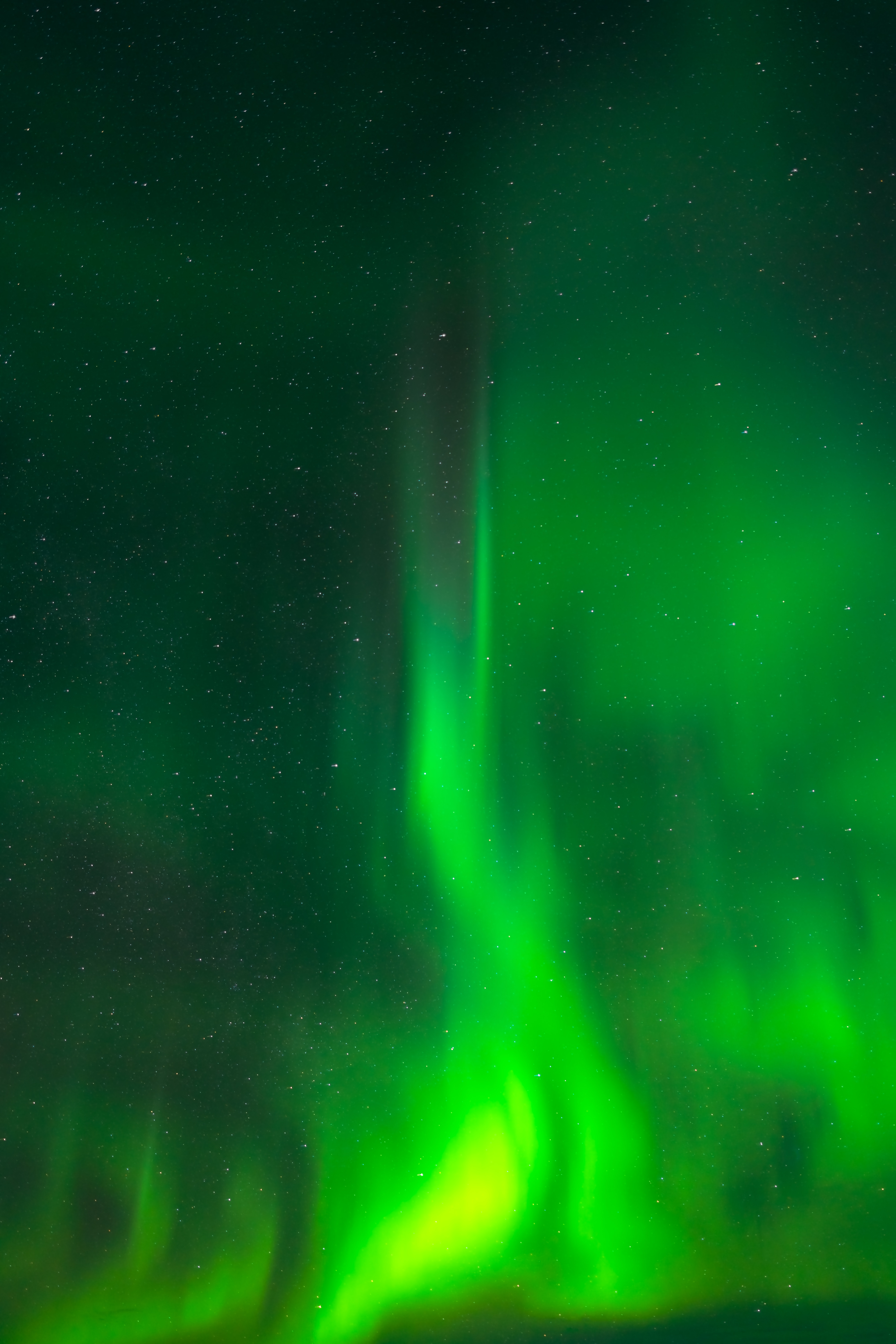 90869 descargar fondo de pantalla naturaleza, cielo, noche, verde, brillar, luz, auroras boreales, aurora boreal: protectores de pantalla e imágenes gratis