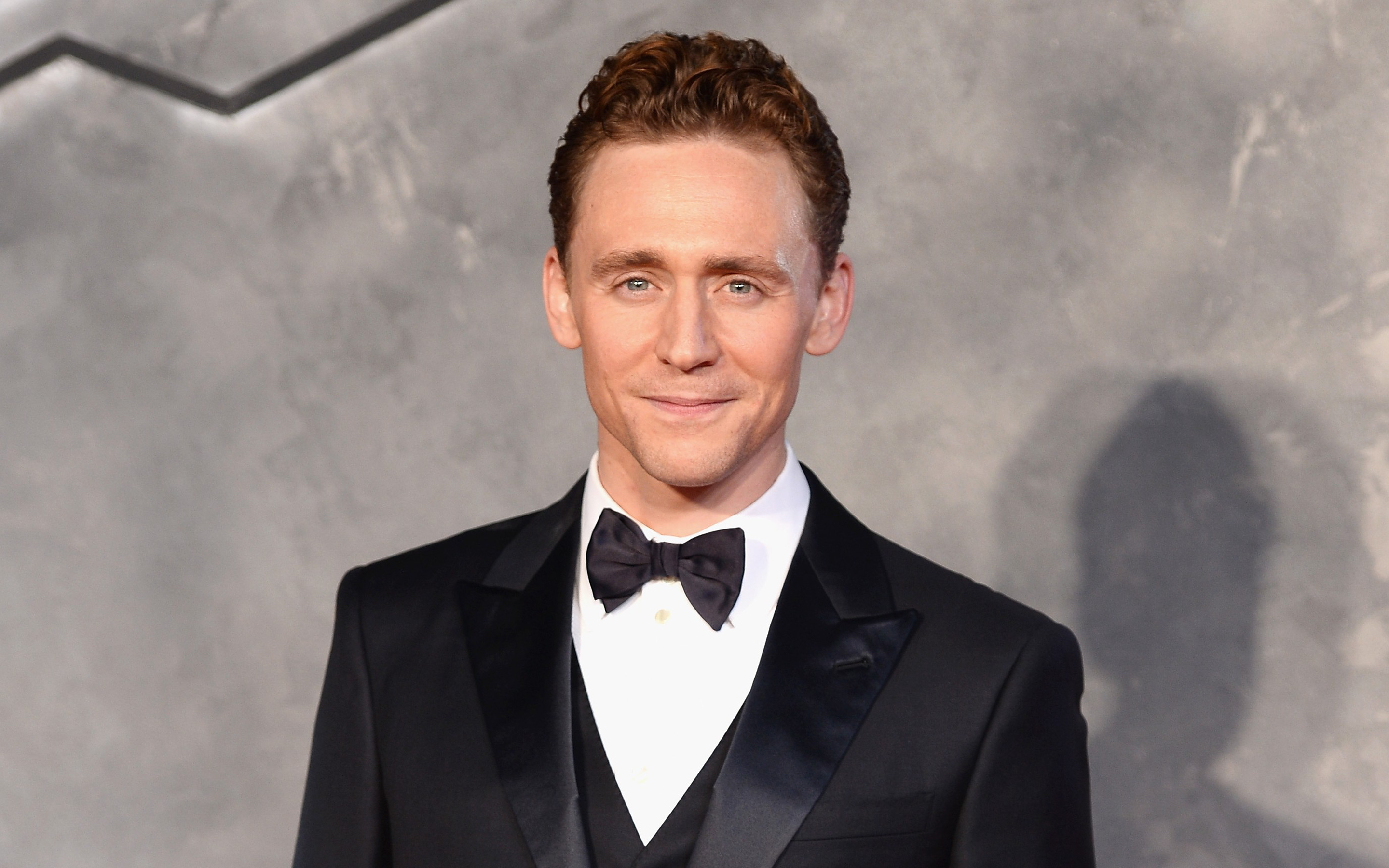 632219 télécharger le fond d'écran célébrités, tom hiddleston, acteur, anglais - économiseurs d'écran et images gratuitement