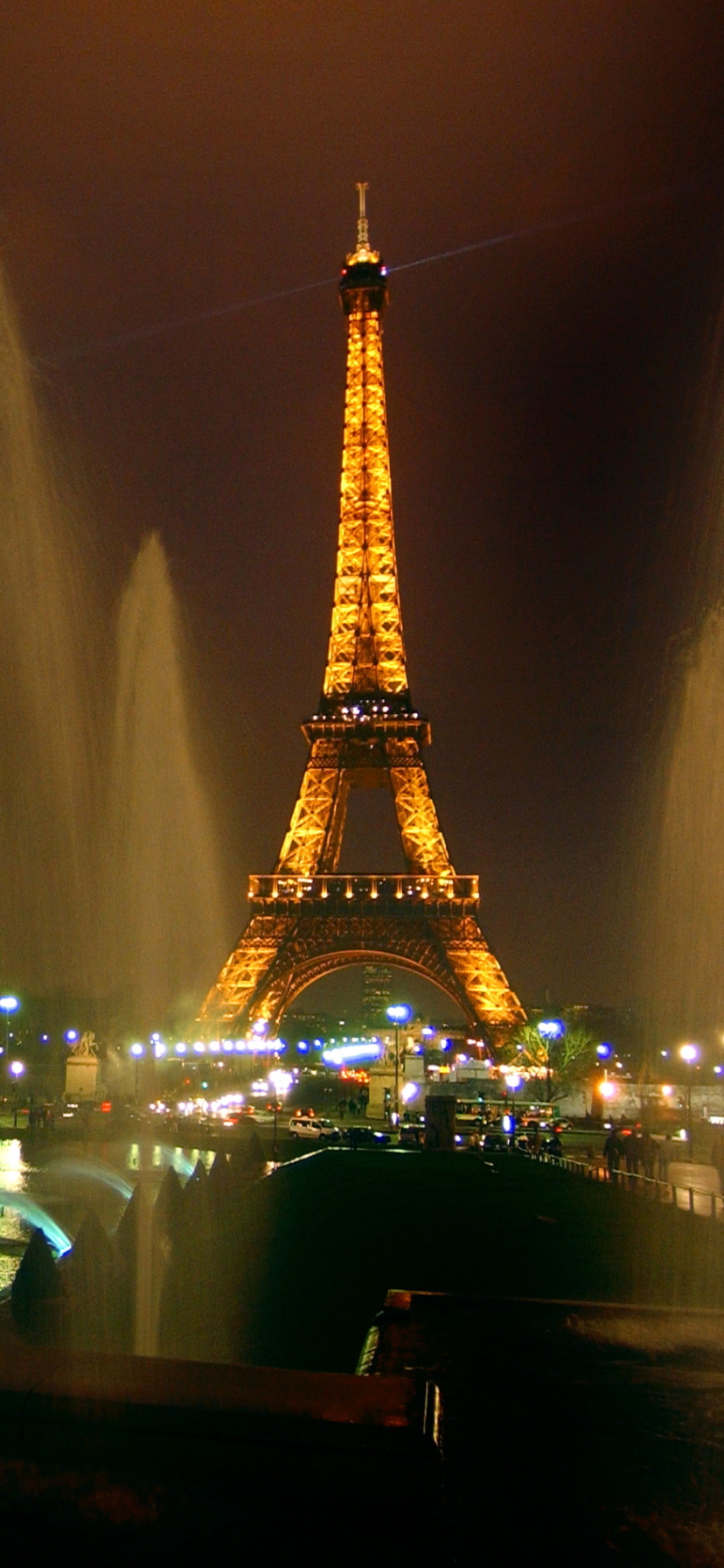 Handy-Wallpaper Eiffelturm, Nacht, Monumente, Menschengemacht kostenlos herunterladen.