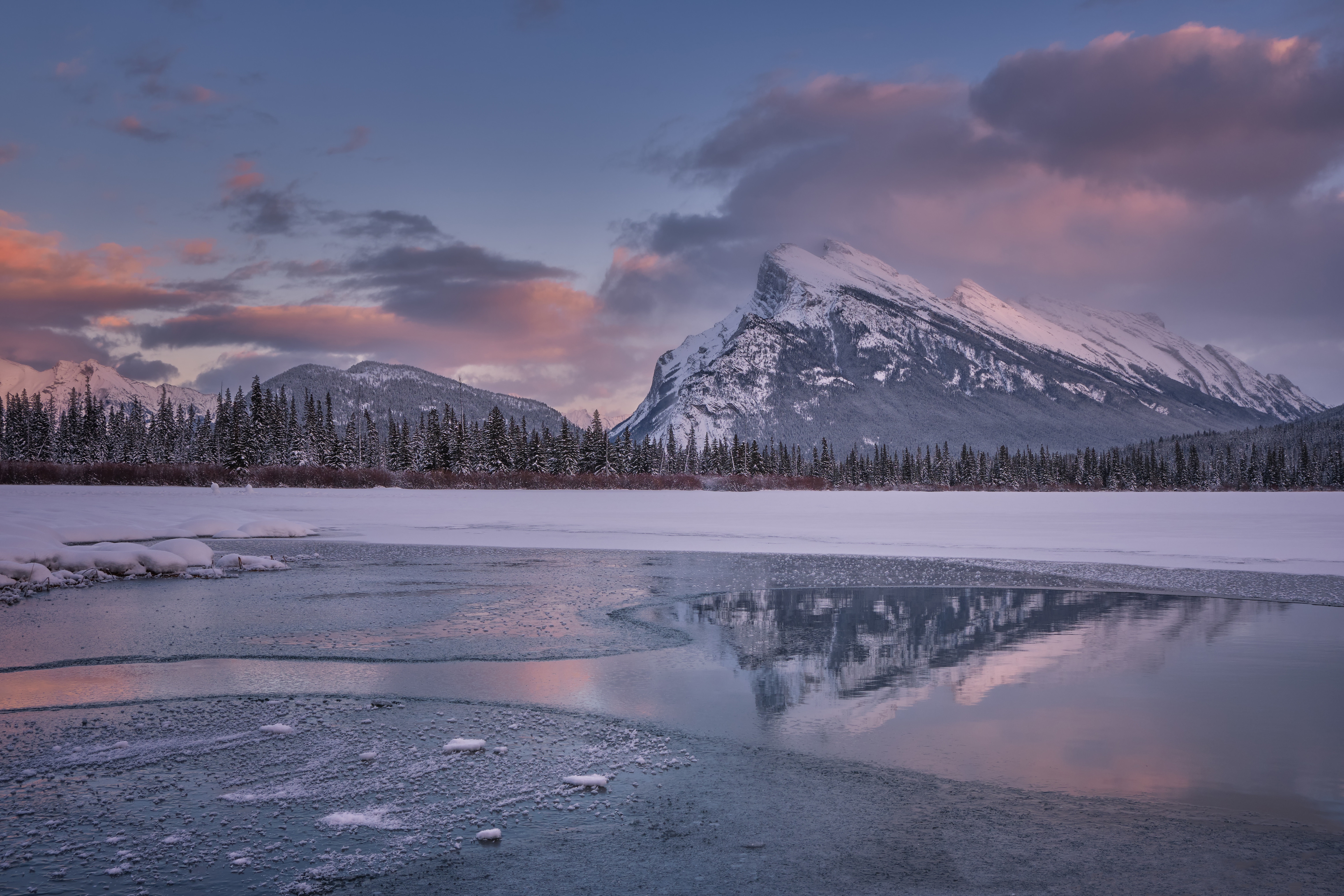 Descarga gratuita de fondo de pantalla para móvil de Invierno, Montaña, Lago, Canadá, Parque Nacional, Parque Nacional Banff, Tierra/naturaleza.