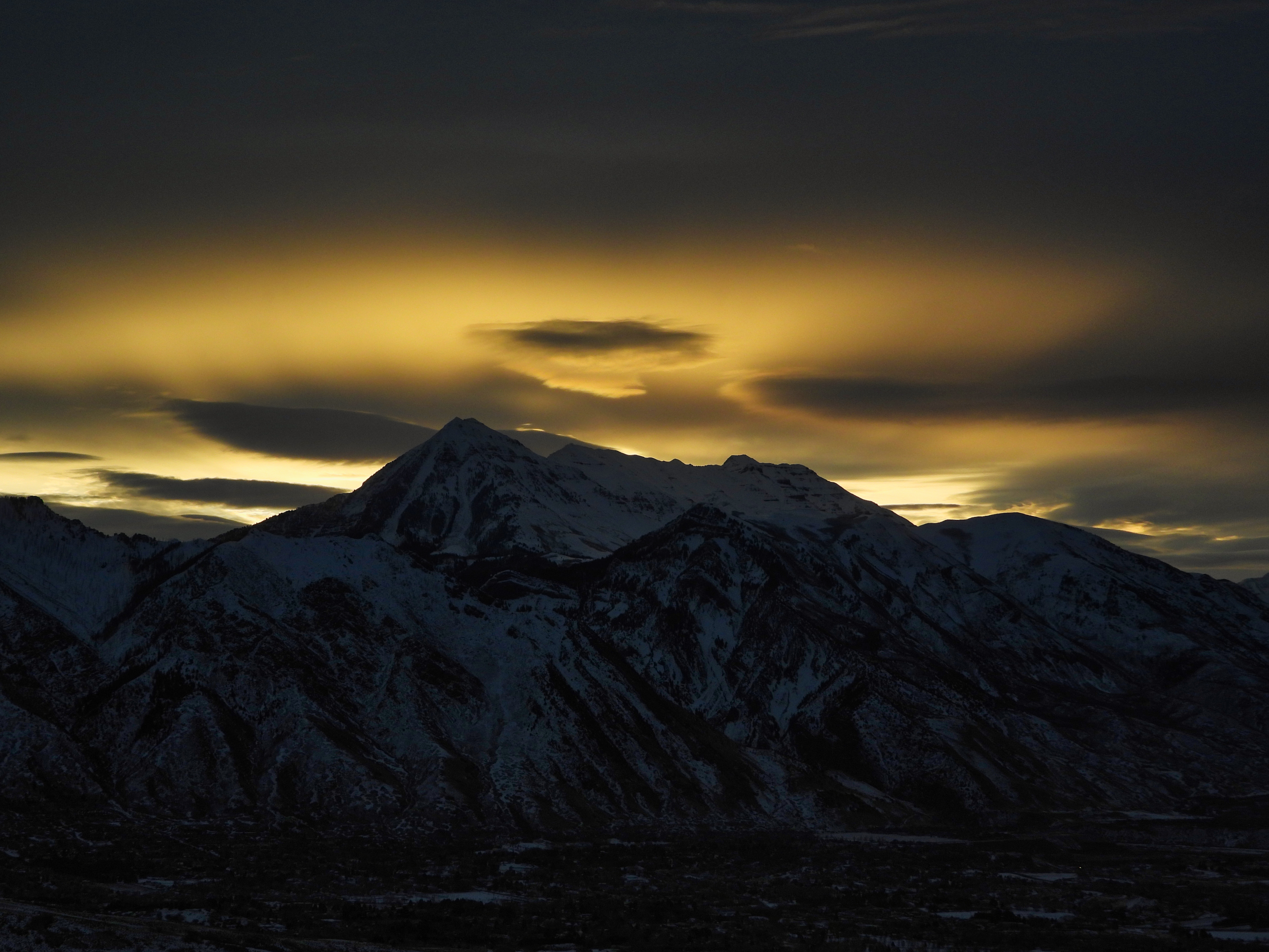 Laden Sie das Natur, Sunset, Nach Oben, Scheitel, Schneebedeckt, Snowbound, Mountains-Bild kostenlos auf Ihren PC-Desktop herunter