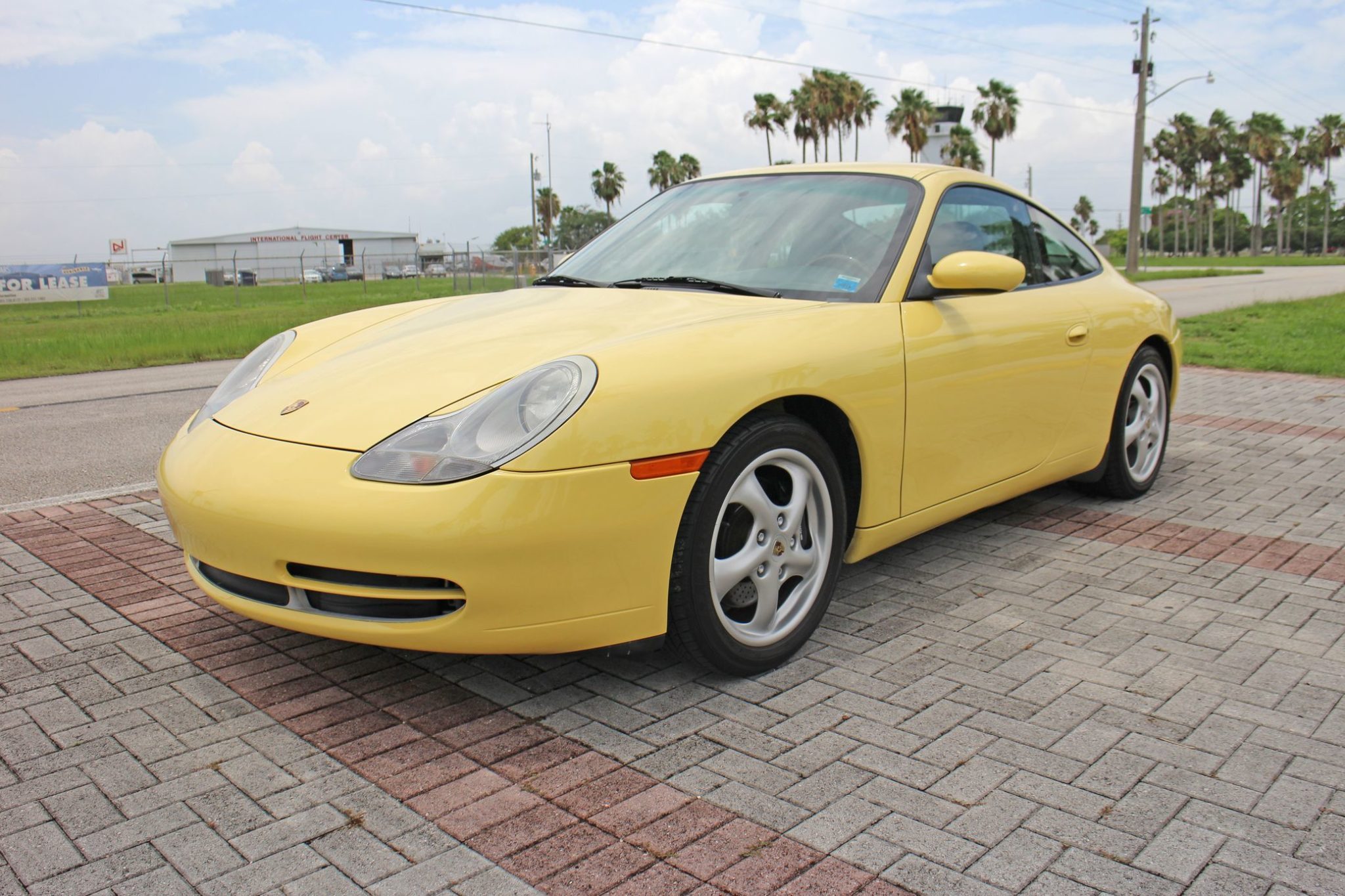 Baixe gratuitamente a imagem Carro, Coupé, Carro Antigo, Veículos, Porsche 911 Carreira, Carro Amarelo na área de trabalho do seu PC