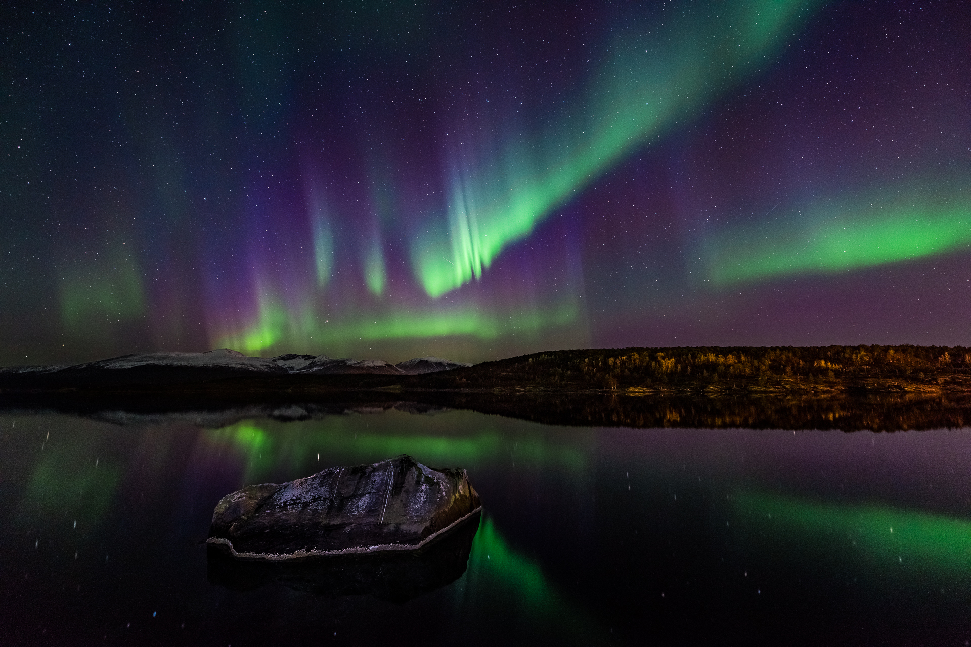 Free download wallpaper Landscape, Nature, Night, Reflection, Light, Earth, Aurora Borealis, Norway on your PC desktop