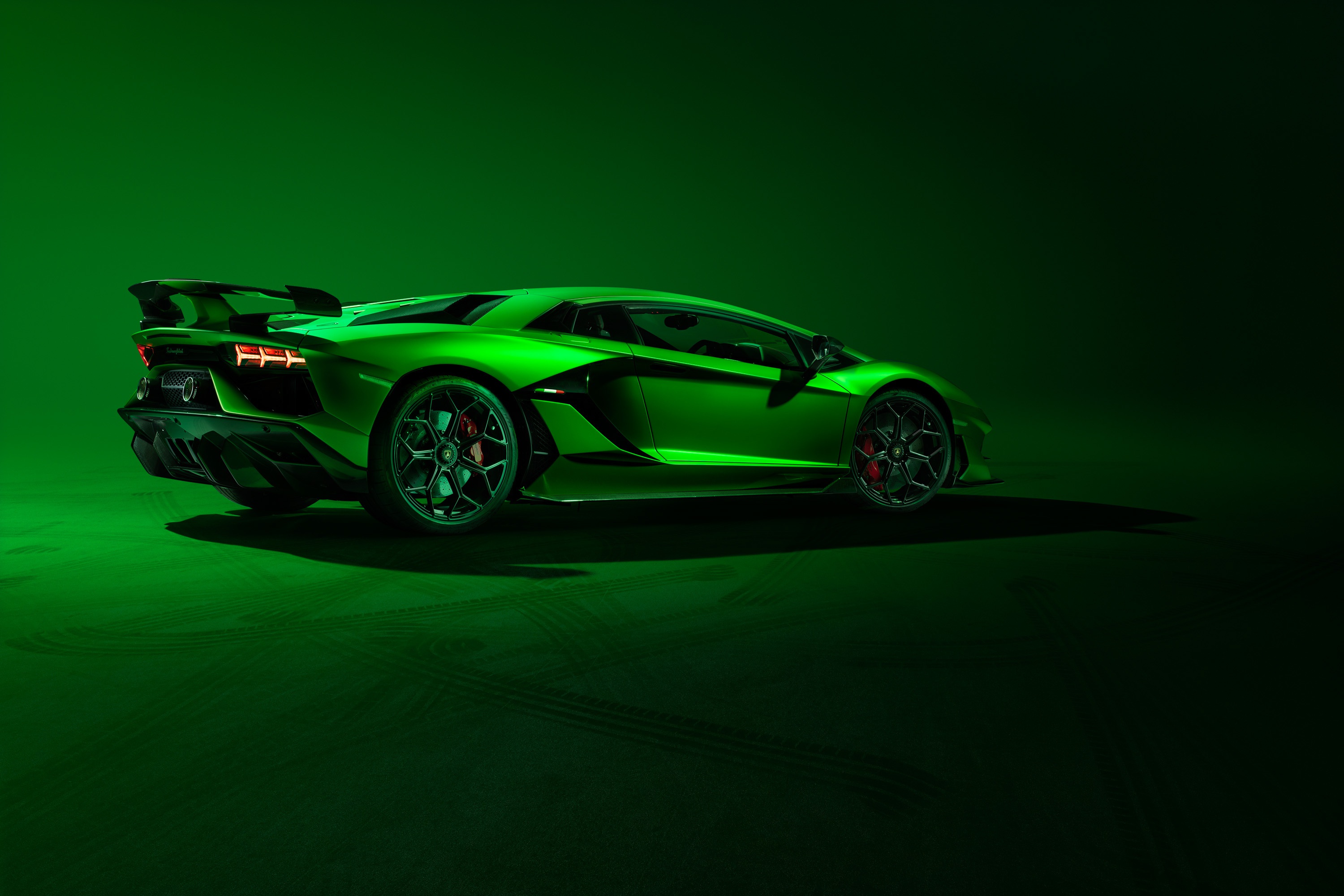 Baixe gratuitamente a imagem Lamborghini, Carro, Super Carro, Lamborghini Aventador, Veículos, Carro Verde, Lamborghini Aventador Svj na área de trabalho do seu PC