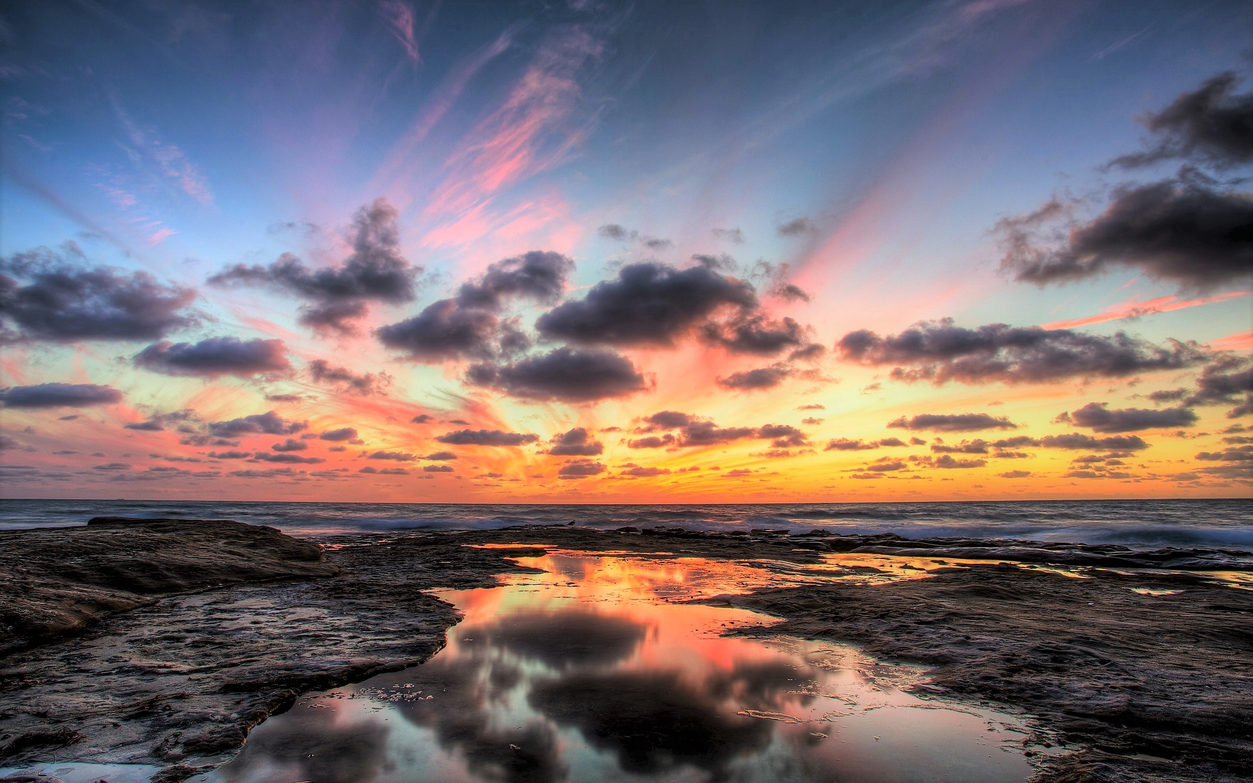 Download mobile wallpaper Sunset, Sky, Sea, Horizon, Reflection, Ocean, Earth for free.