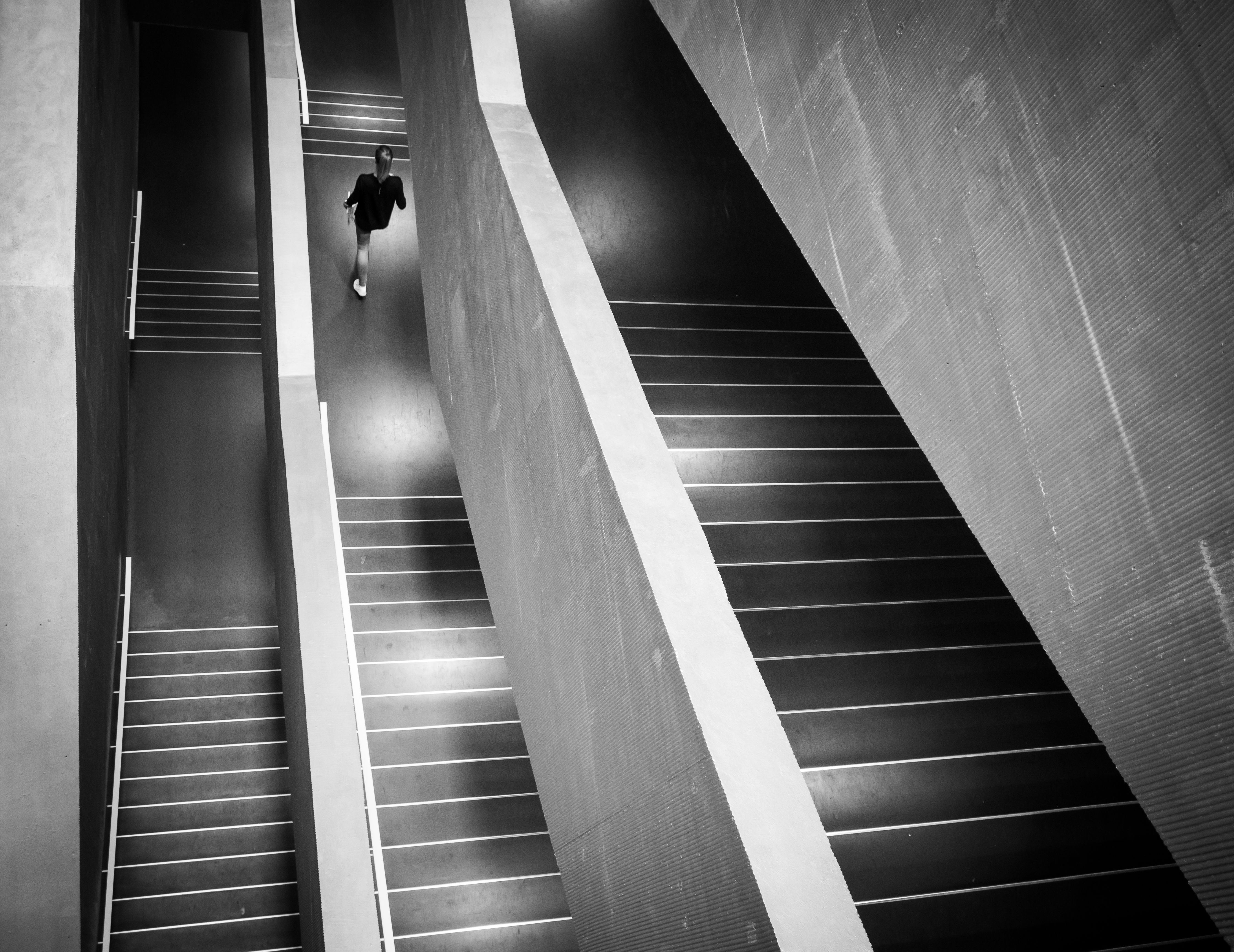 Free download wallpaper Bw, Human, Person, Chb, Stairs, Ladder, Minimalism on your PC desktop