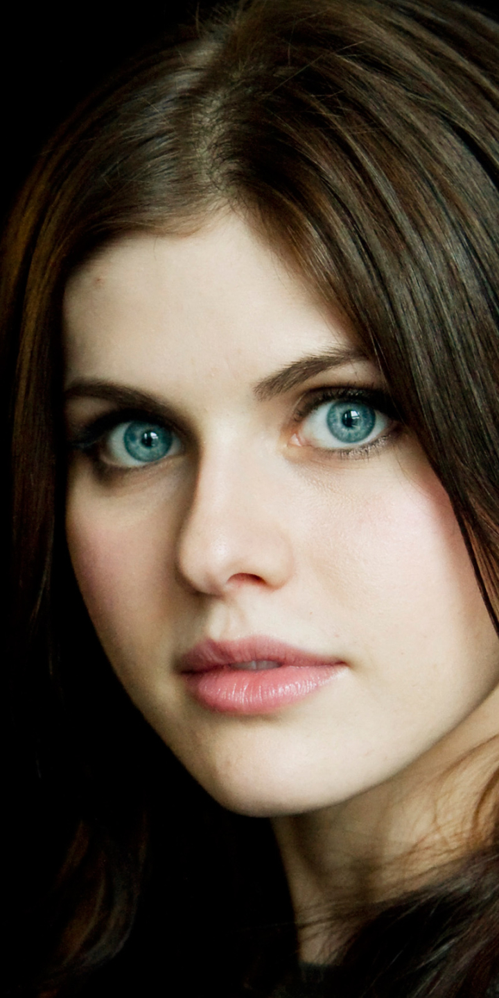 Handy-Wallpaper Berühmtheiten, Alexandra Daddario kostenlos herunterladen.