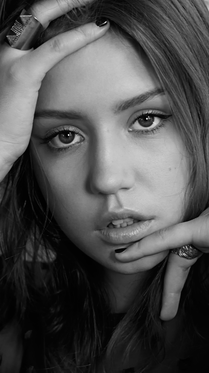 celebrity, adele exarchopoulos, face, black & white, actress, french phone background