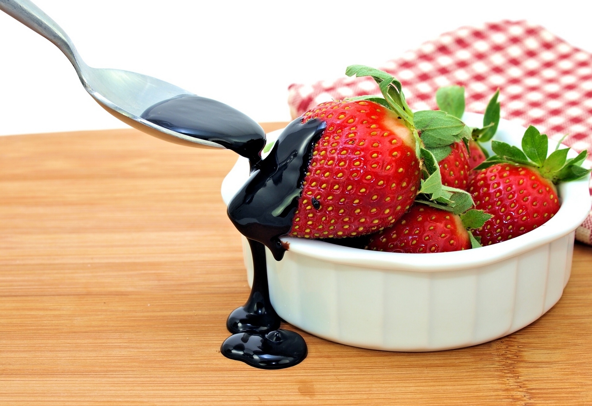 Download mobile wallpaper Spoon, Food, Berries, Strawberry, Chocolate for free.