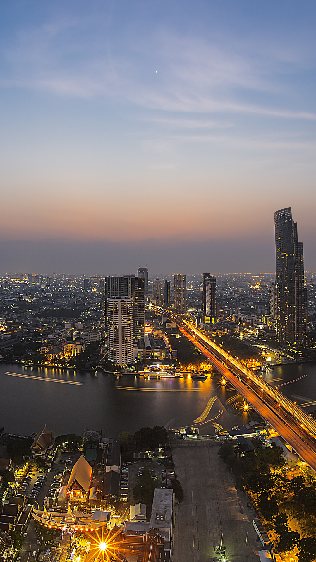 Скачати мобільні шпалери Міста, Річка, Вечір, Міський Пейзаж, Таїланд, Бангкок, Створено Людиною, Захід Сонця безкоштовно.