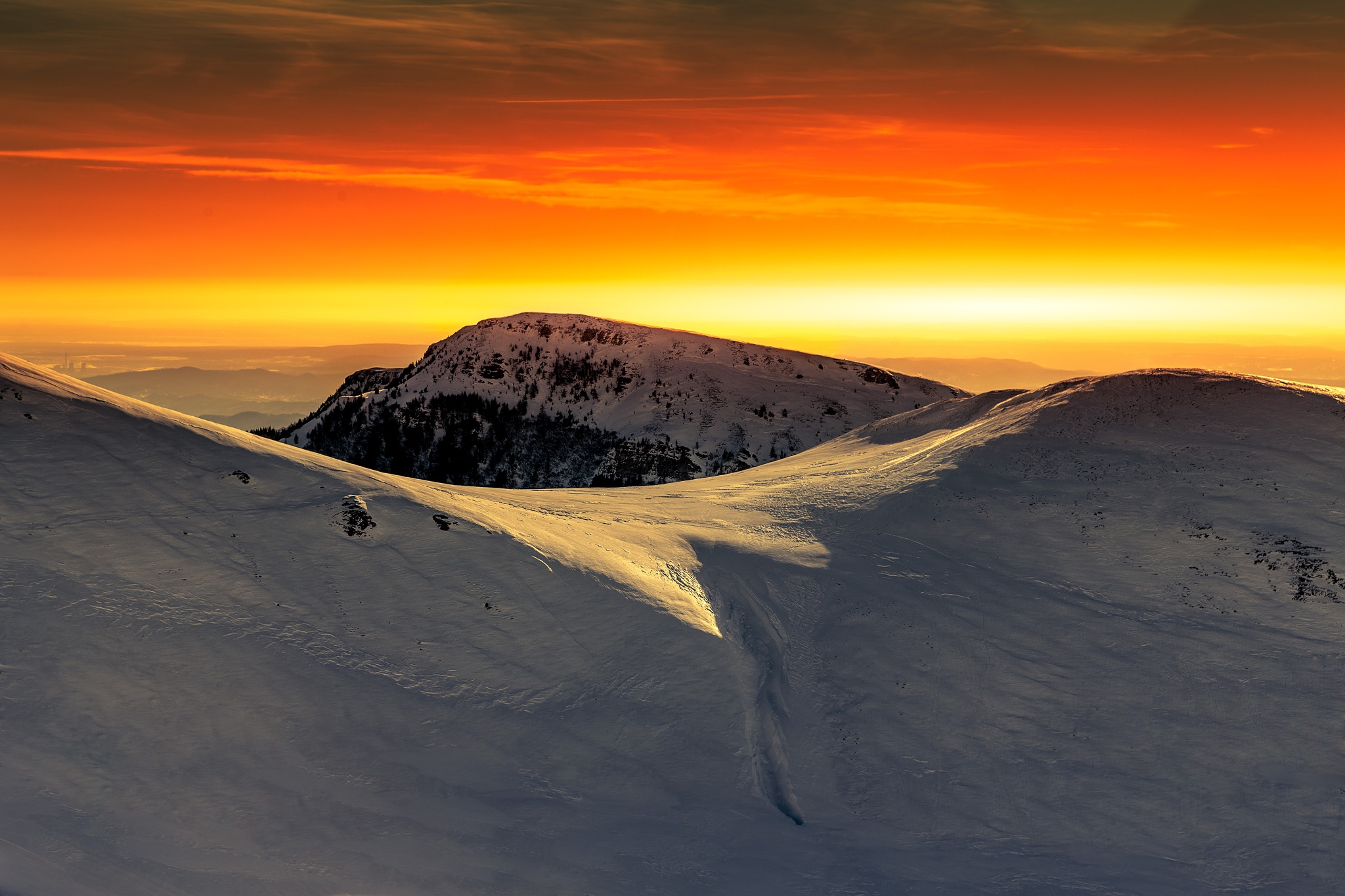 Free download wallpaper Nature, Sunset, Sky, Snow, Horizon, Mountain, Earth on your PC desktop