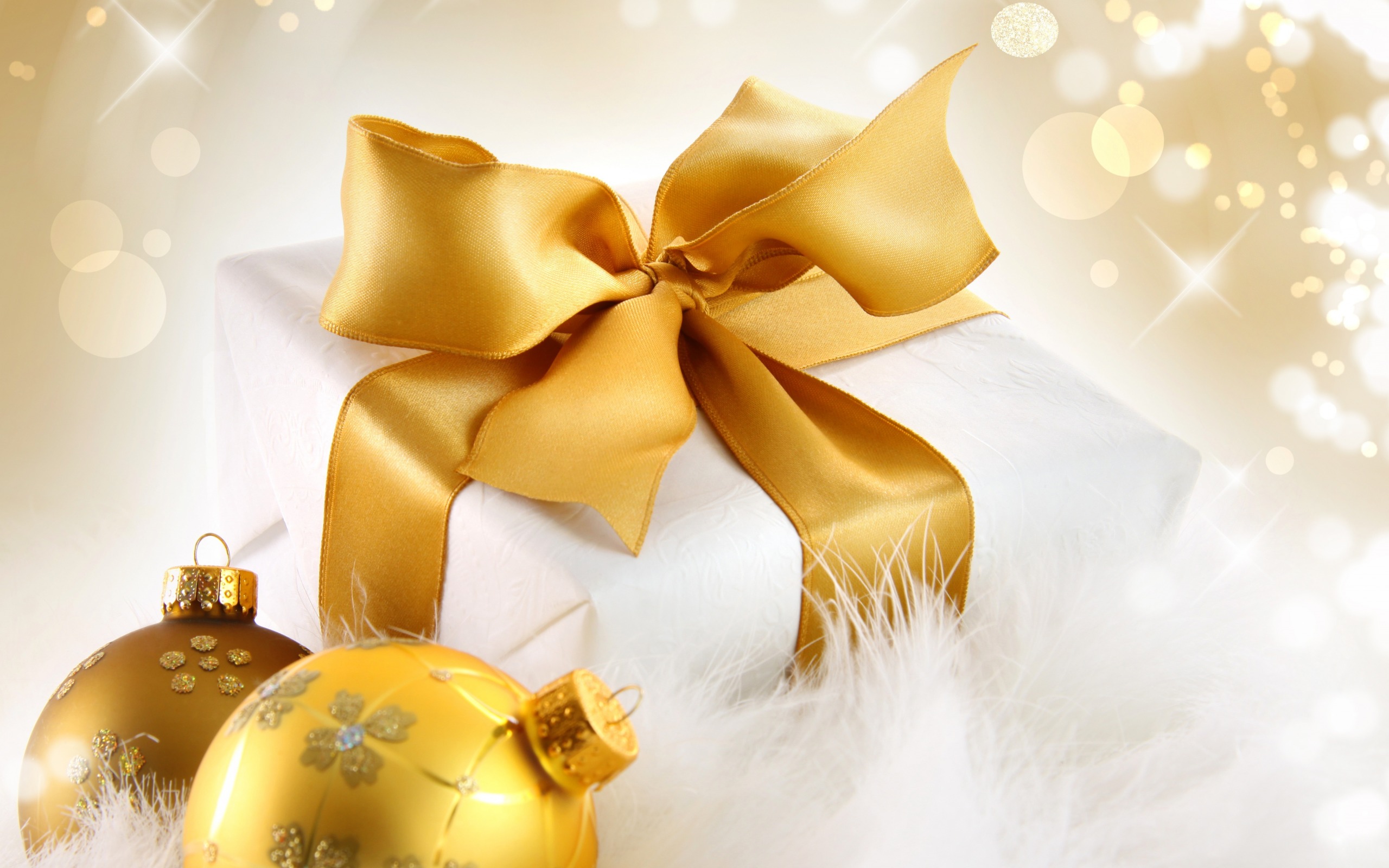 Laden Sie das Feiertage, Weihnachten, Gold, Geschenk, Weihnachtsschmuck, Schleife-Bild kostenlos auf Ihren PC-Desktop herunter