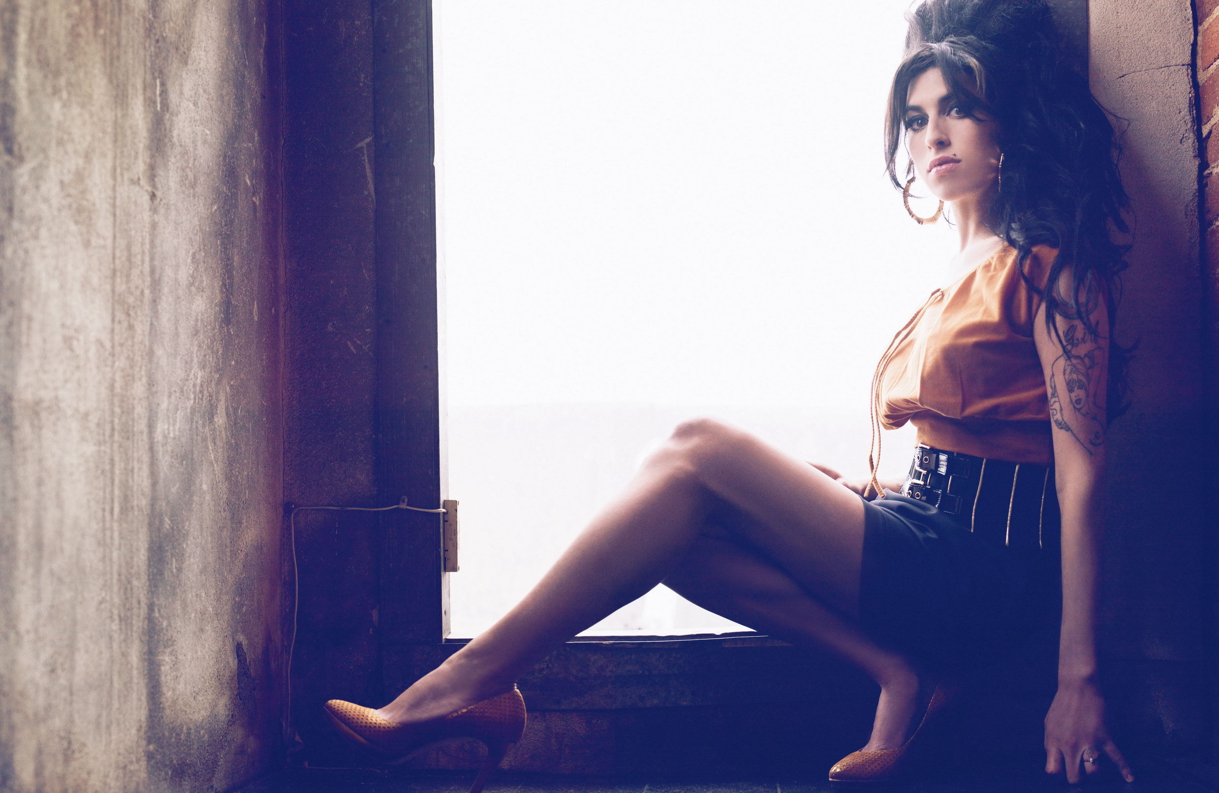 Die besten Amy Winehouse-Hintergründe für den Telefonbildschirm