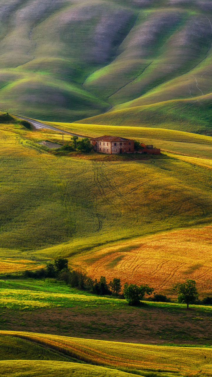 Download mobile wallpaper Landscape, Italy, House, Field, Hill, Photography, Tuscany for free.