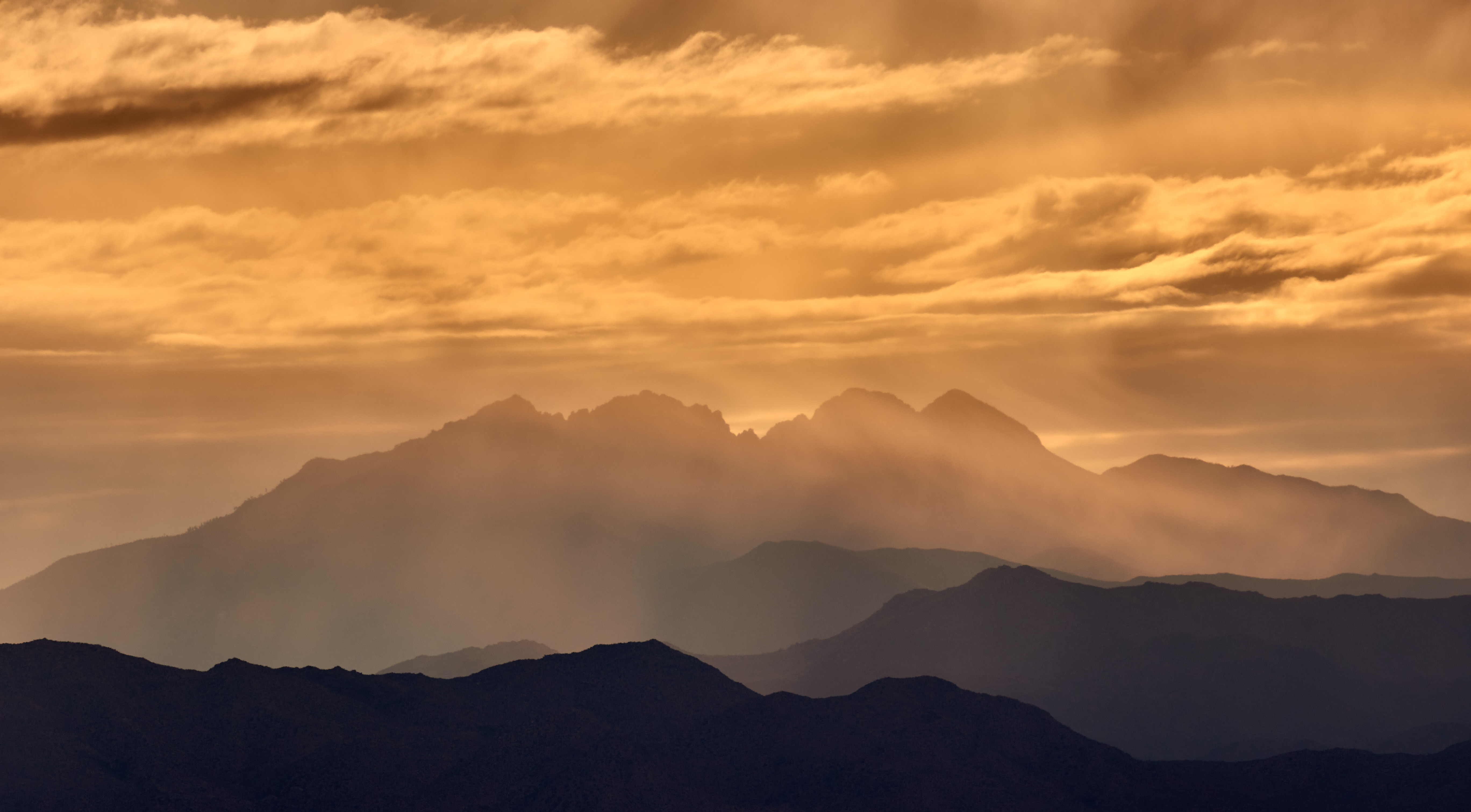 PCデスクトップに自然, 山脈, 雲, 霧, 夕暮れ, 薄明画像を無料でダウンロード