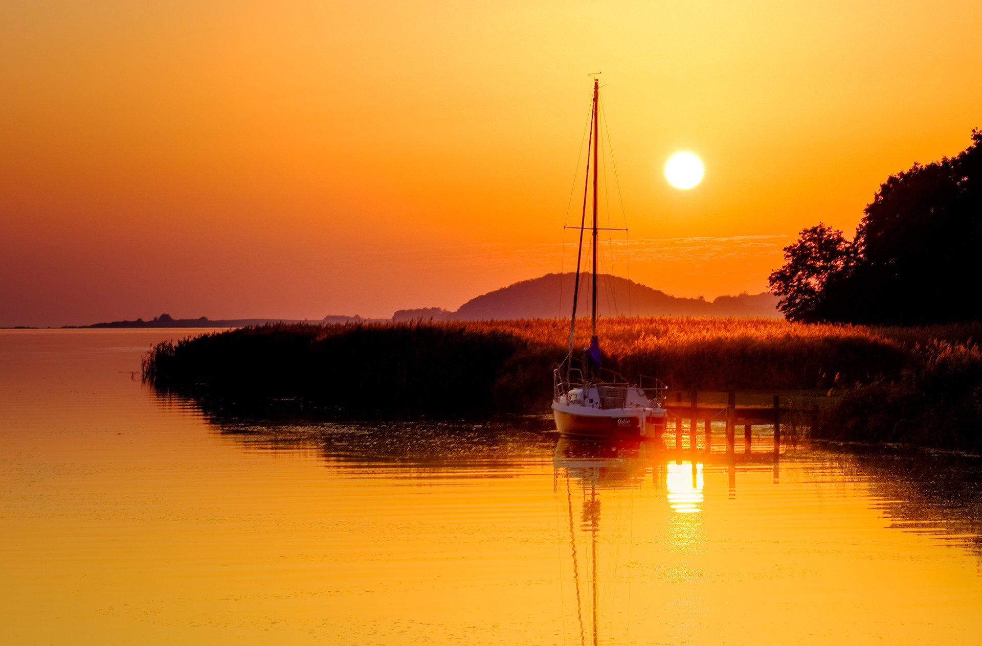 Download mobile wallpaper Sunset, Sun, Lake, Yacht, Photography for free.