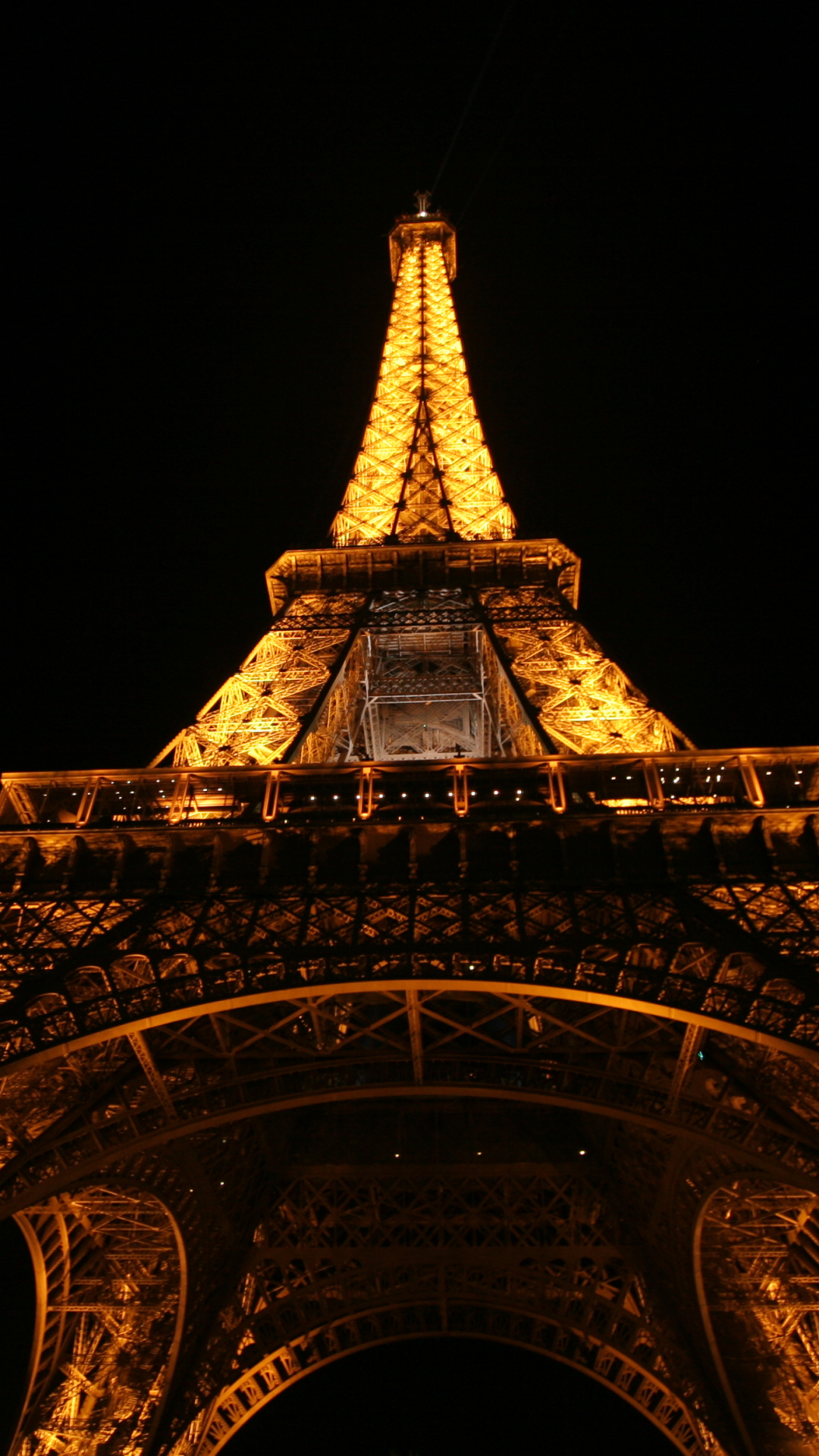 Handy-Wallpaper Paris, Eiffelturm, Monument, Nacht, Monumente, Menschengemacht kostenlos herunterladen.
