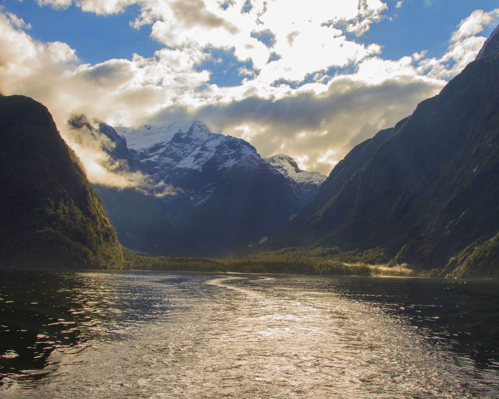 1244179 Hintergrundbild herunterladen erde/natur, milford sound, fjord, aotearoa, neuseeland, berg, gebirge - Bildschirmschoner und Bilder kostenlos