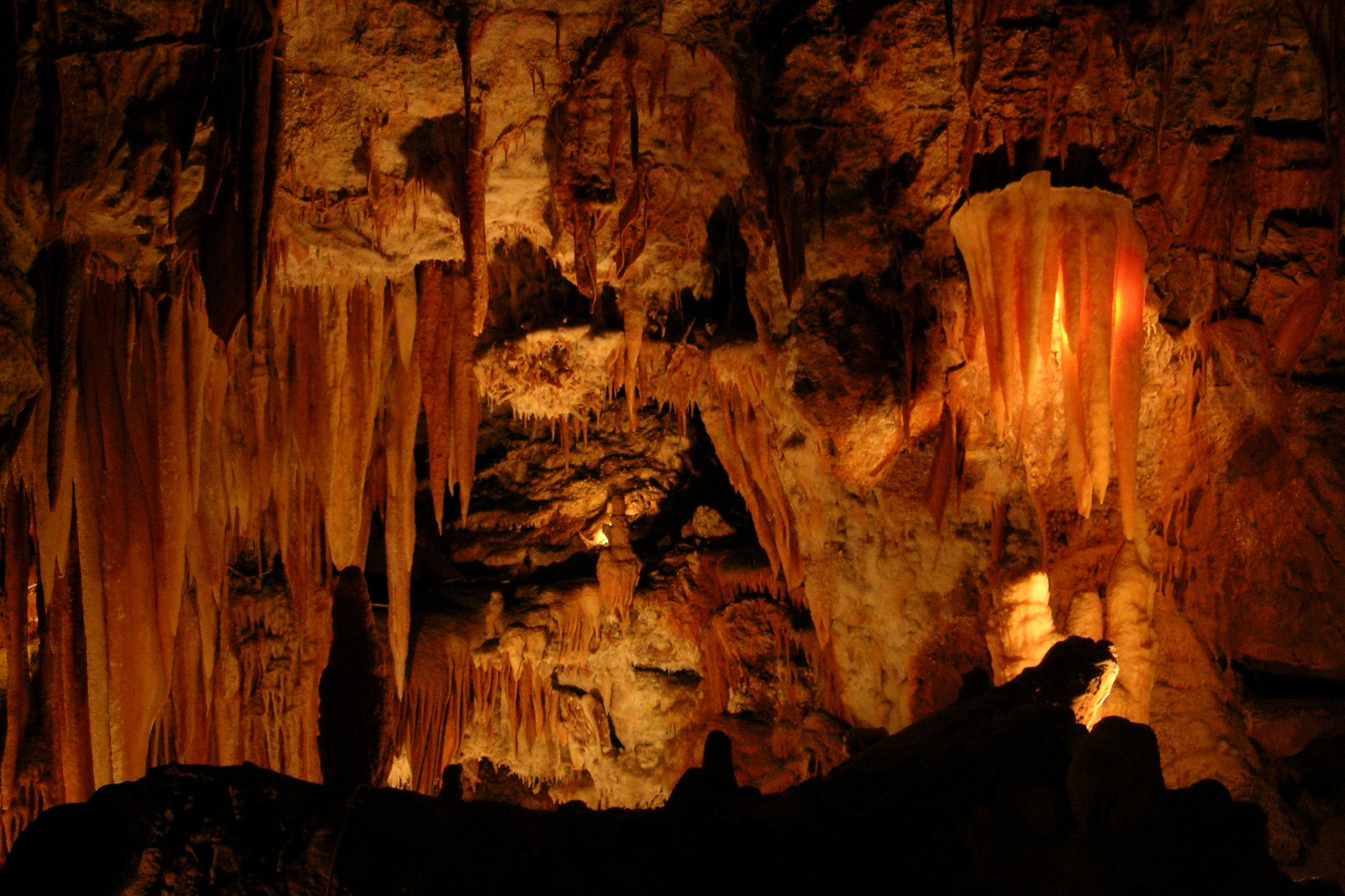Популярные заставки и фоны Дженоланские Пещеры на компьютер