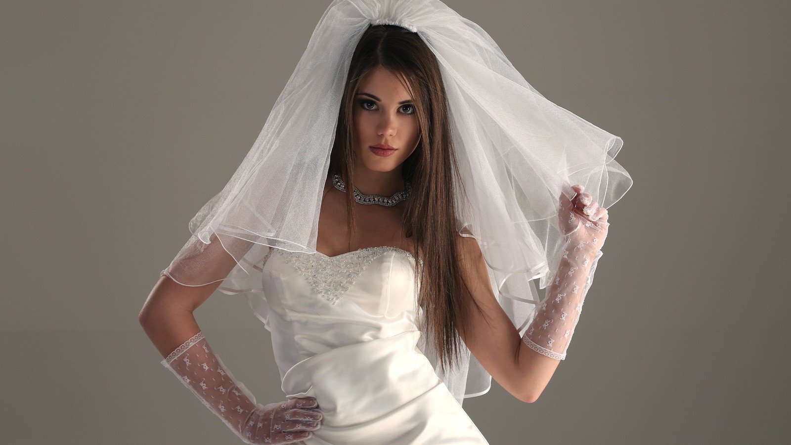Handy-Wallpaper Brünette, Schleier, Braut, Frauen, Hochzeitskleid, Weißes Kleid kostenlos herunterladen.