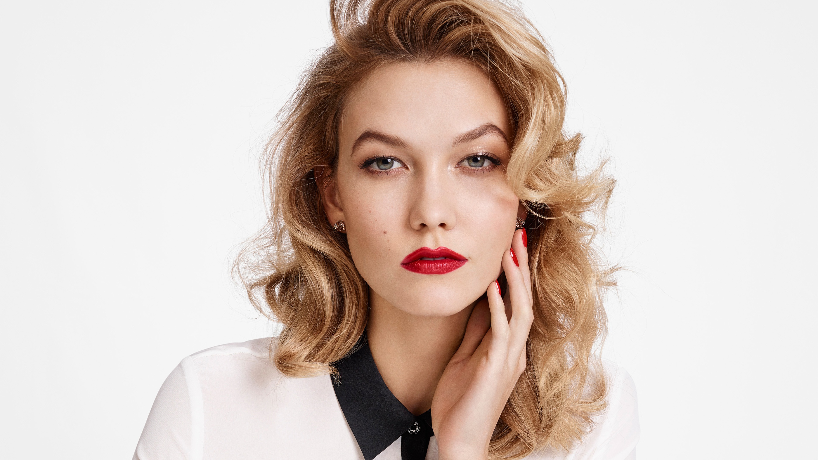 Download mobile wallpaper Blonde, Face, Model, Blue Eyes, Celebrity, Actress, Lipstick, Karlie Kloss for free.