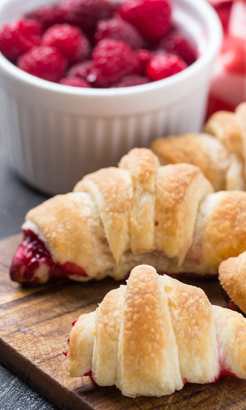 Download mobile wallpaper Food, Raspberry, Breakfast, Croissant for free.