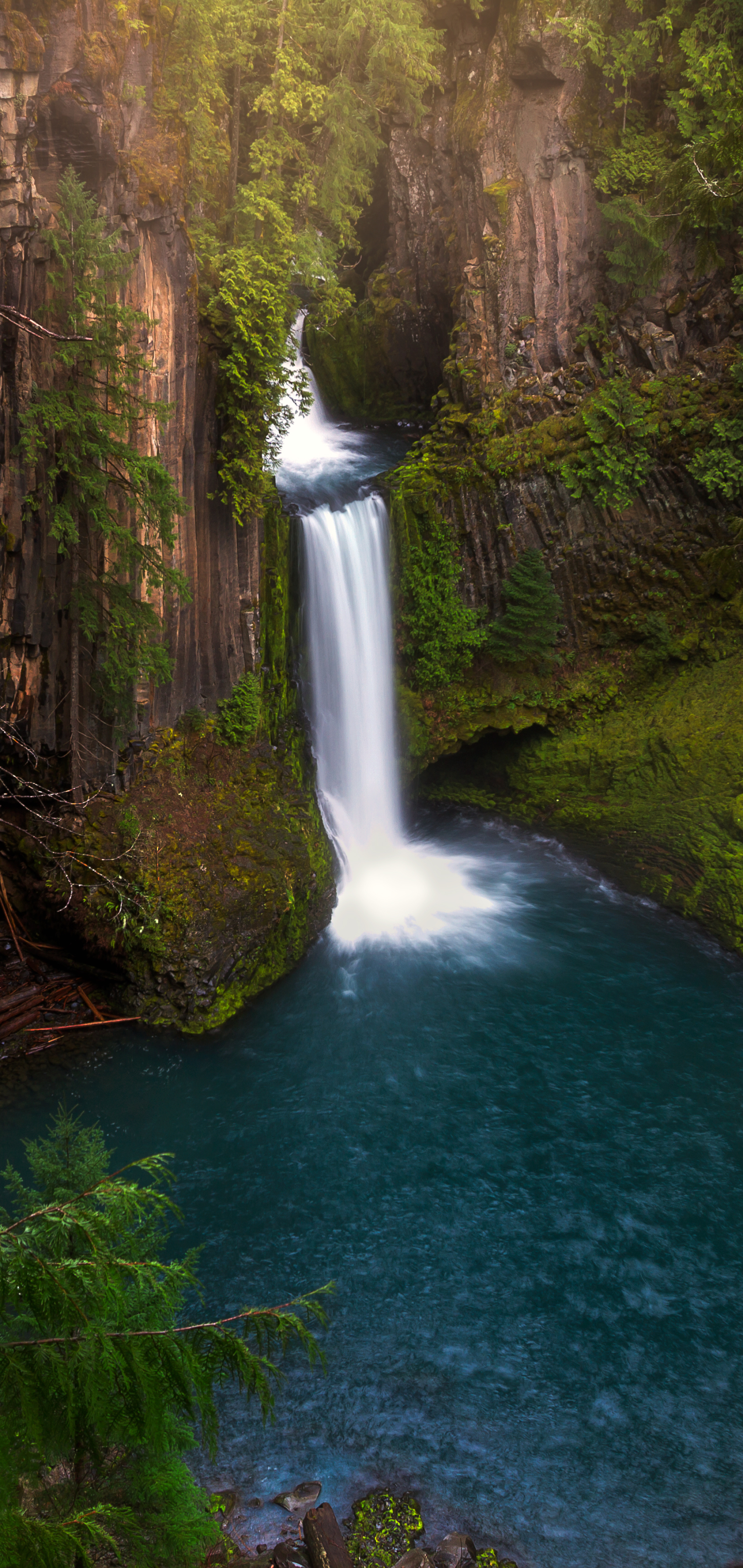 Free download wallpaper Nature, Waterfalls, Lake, Waterfall, Earth, Cliff on your PC desktop