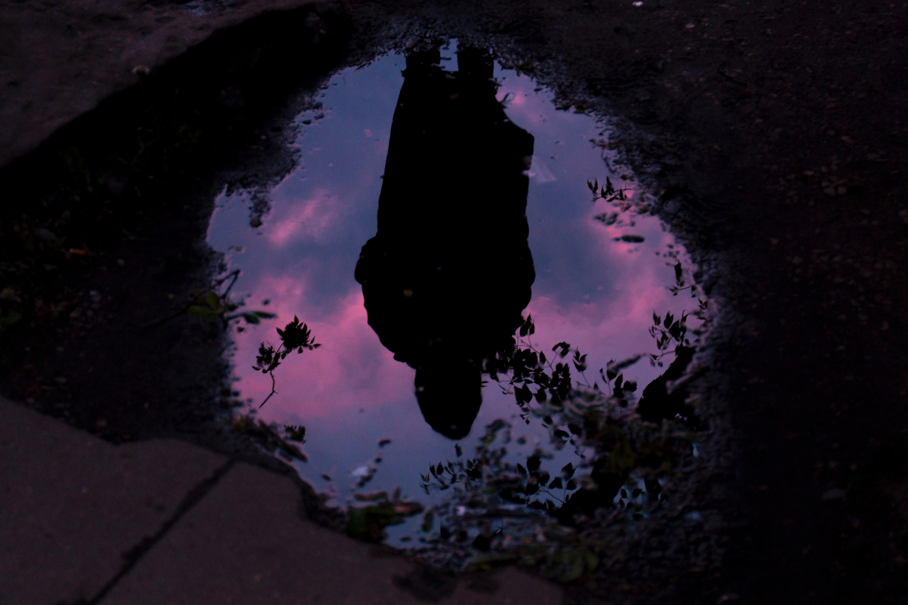 Free download wallpaper Puddle, Water, Reflection, Loneliness, Silhouette, Dark on your PC desktop