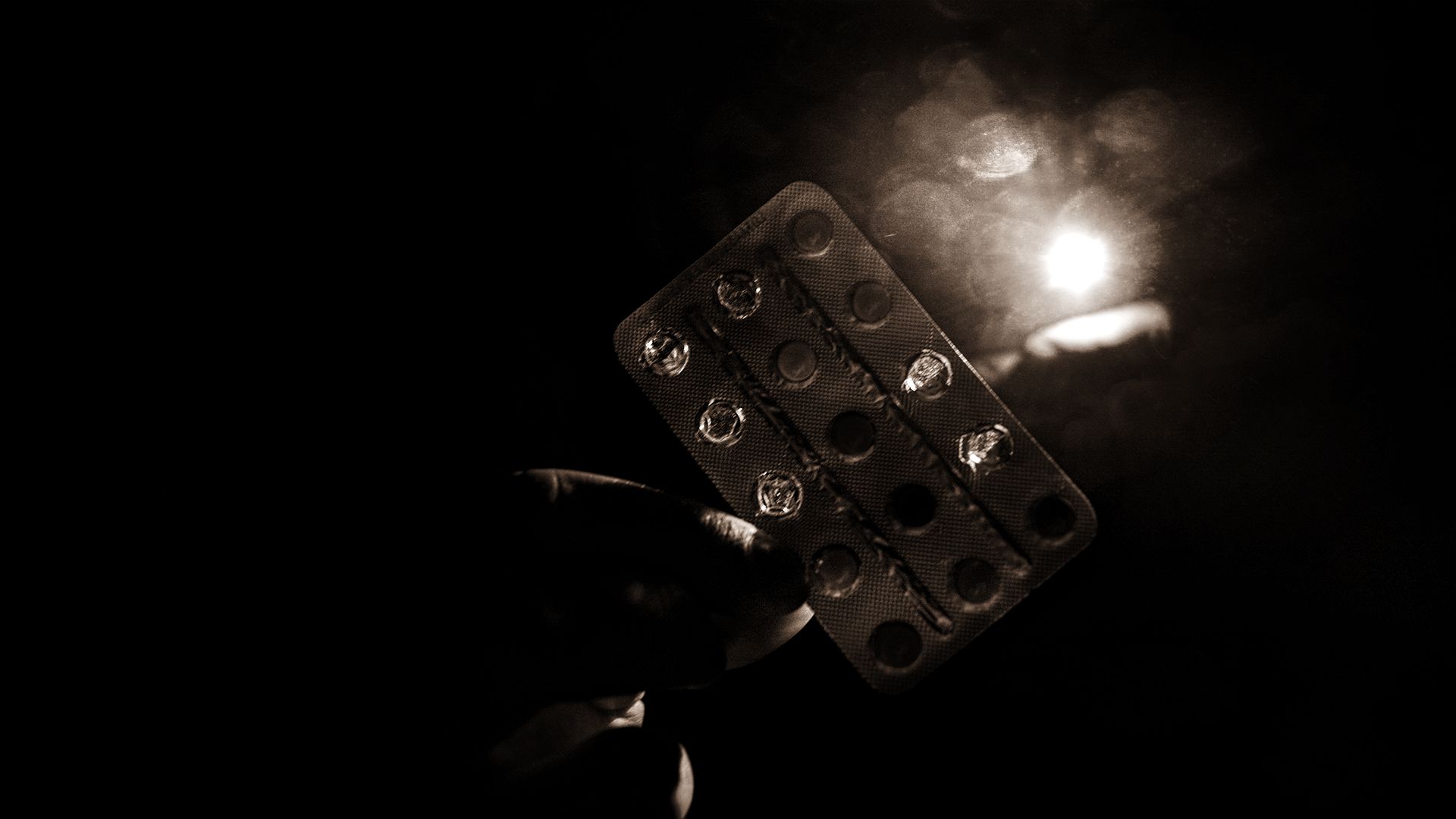 745189 descargar imagen medicamento, hecho por el hombre, oscuro, pastillas: fondos de pantalla y protectores de pantalla gratis