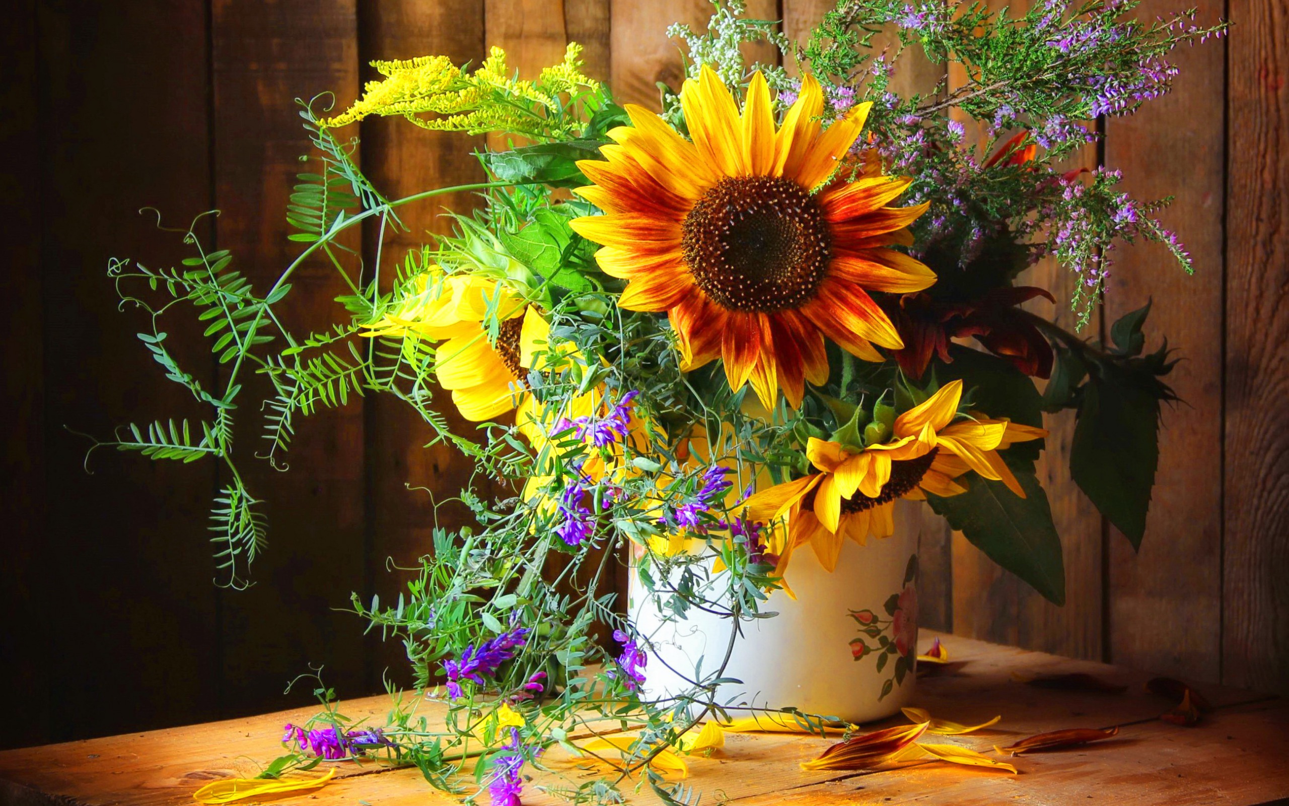 Handy-Wallpaper Blume, Vase, Sonnenblume, Gelbe Blume, Menschengemacht kostenlos herunterladen.