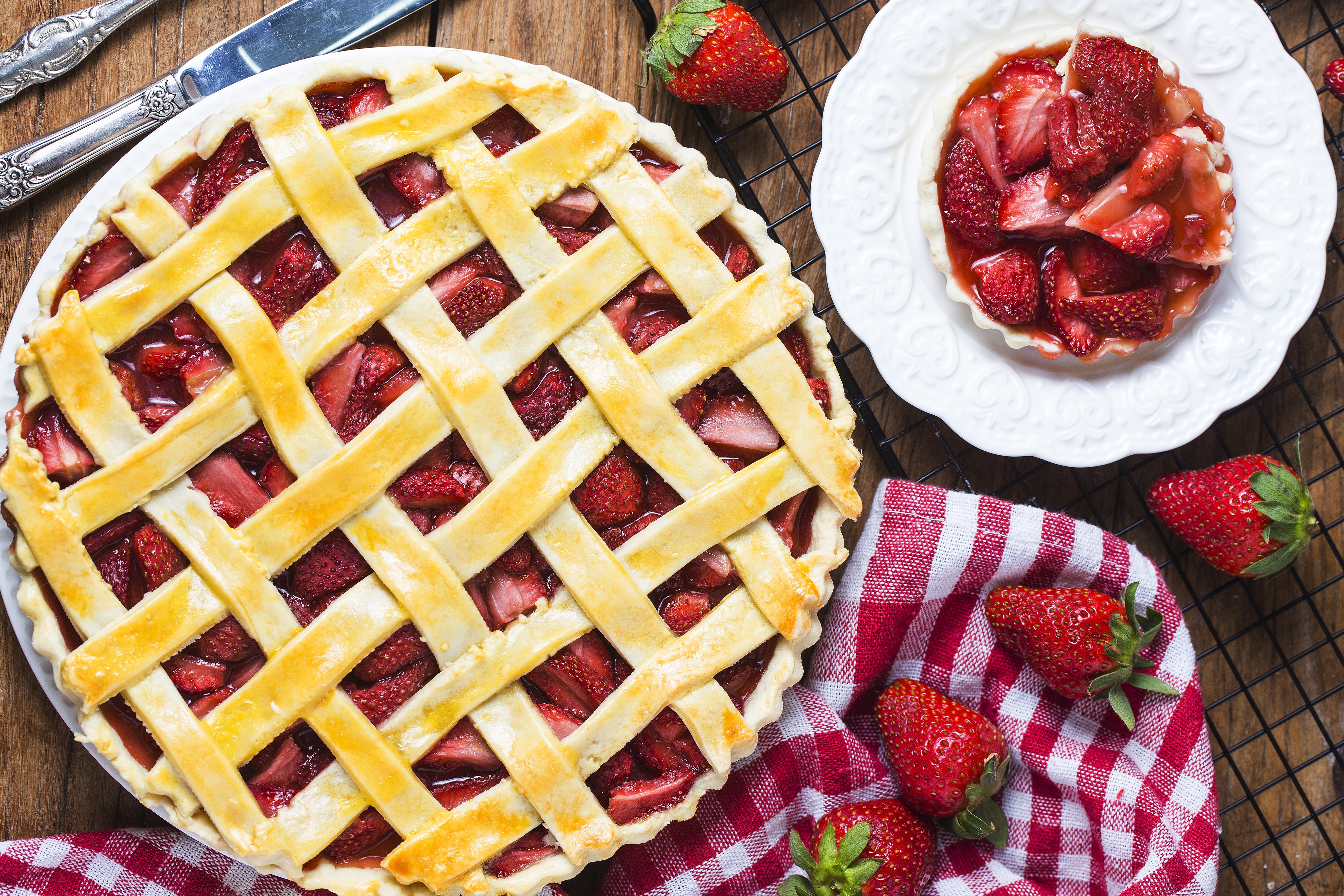 Download mobile wallpaper Food, Strawberry, Still Life, Berry, Fruit, Pie, Pastry for free.