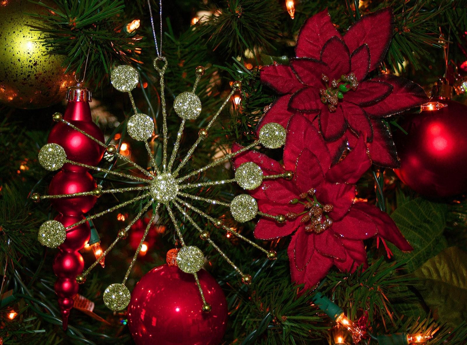 75379 Bild herunterladen weihnachtsbaum, feiertage, neujahr, dekoration, spielzeug, neues jahr, urlaub, bälle - Hintergrundbilder und Bildschirmschoner kostenlos