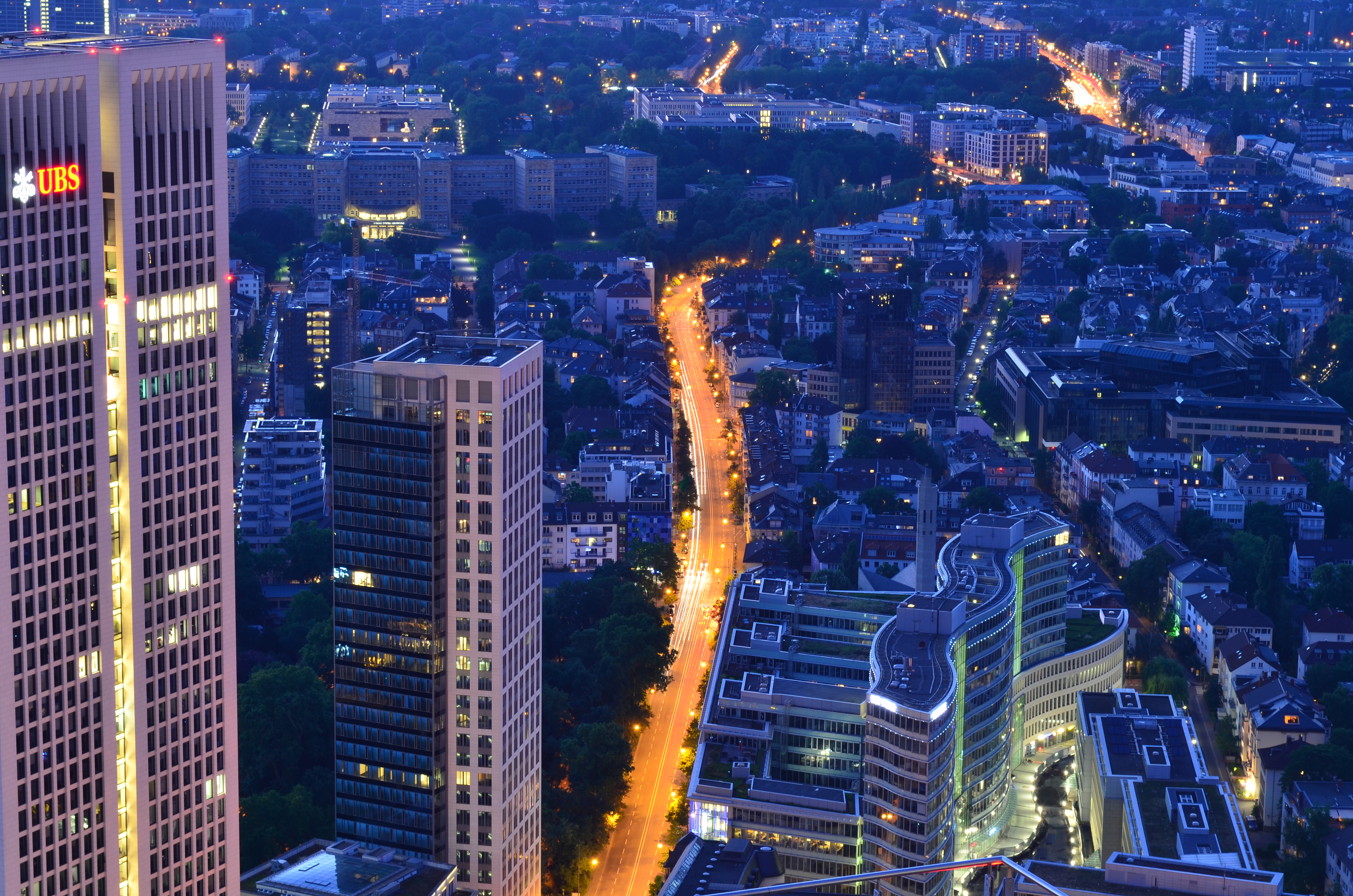101874 descargar imagen ciudad de noche, ciudades, rascacielos, vista desde arriba, ciudad nocturna, luces de la ciudad, frankfurt, fráncfort: fondos de pantalla y protectores de pantalla gratis