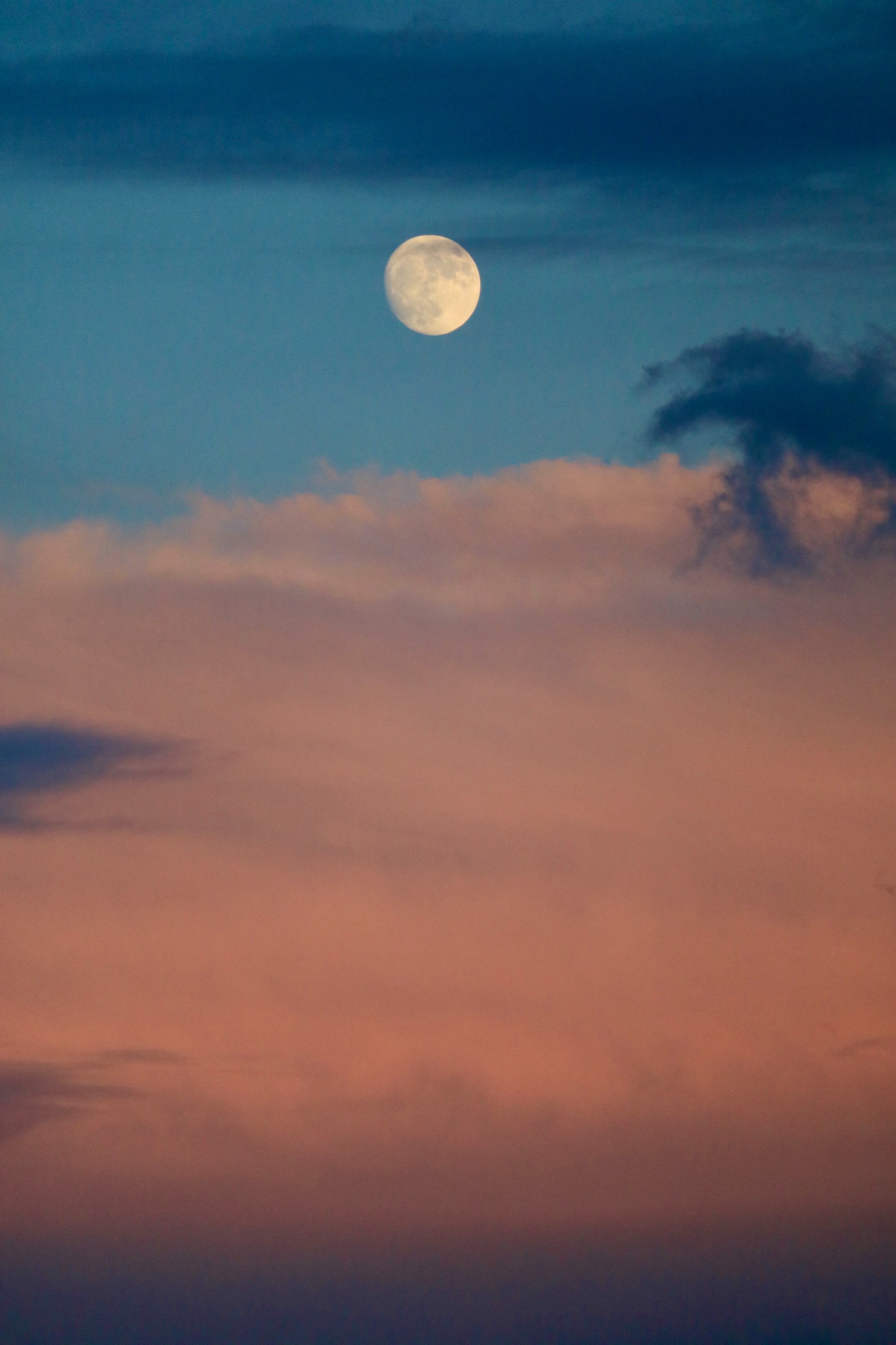 Téléchargez gratuitement l'image Nuages, Soir, Nature, Crépuscule, Pleine Lune sur le bureau de votre PC