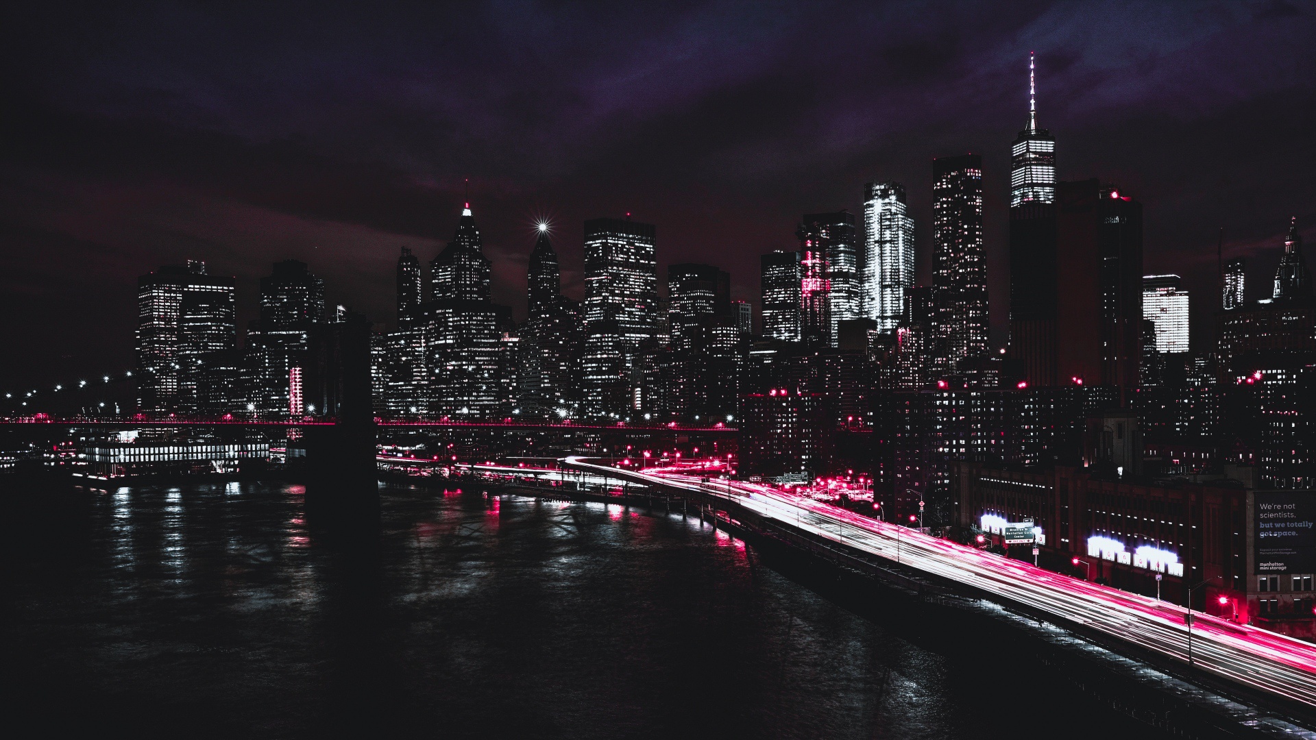 Скачать картинку Города, Ночь, Город, Свет, Сша, Здание, Нью Йорк, Небоскрёб, Сделано Человеком, Выборочный Цвет в телефон бесплатно.