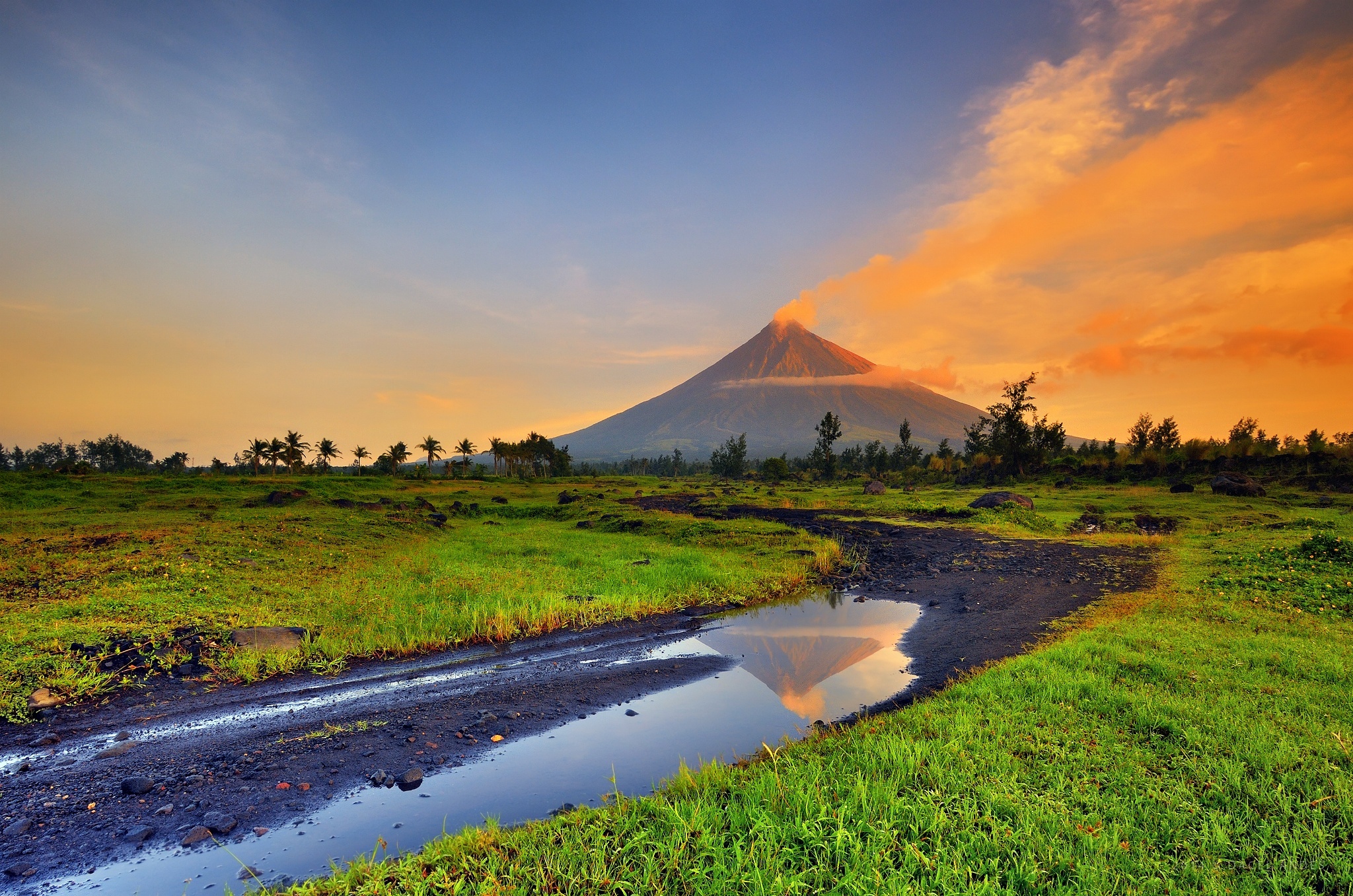 Los mejores fondos de pantalla de Volcán Mayon para la pantalla del teléfono