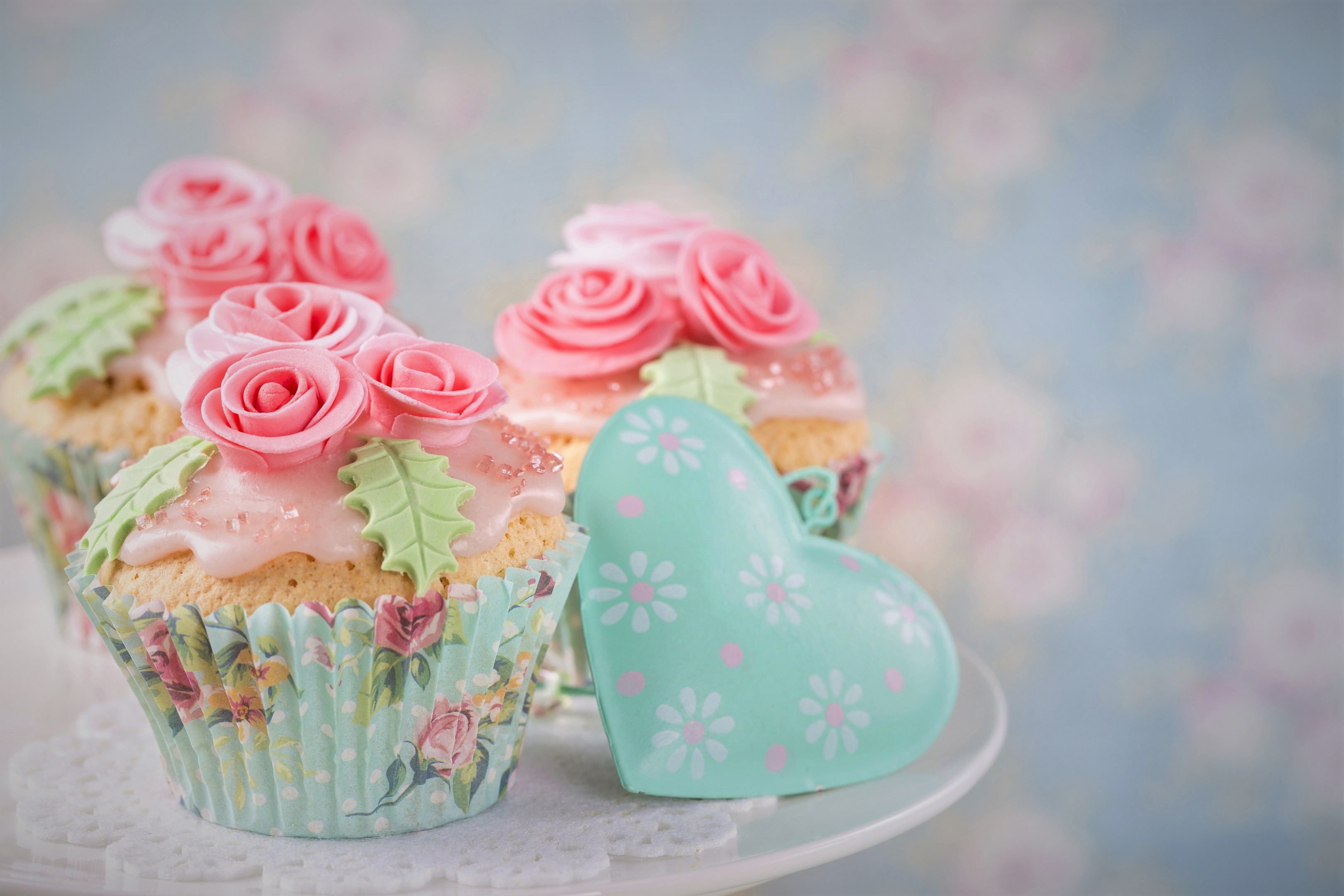 Free download wallpaper Food, Flower, Cupcake, Heart Shaped on your PC desktop