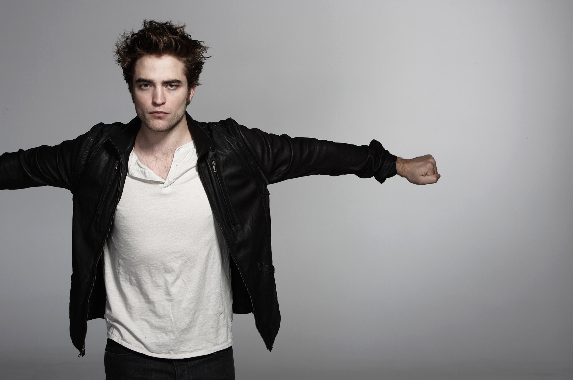 Download mobile wallpaper Robert Pattinson, English, Celebrity, Actor for free.