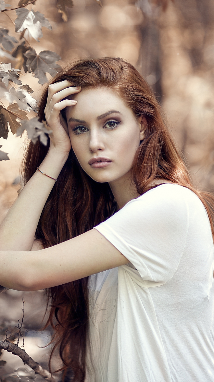 Download mobile wallpaper Fall, Redhead, Bokeh, Model, Women, Brown Eyes for free.