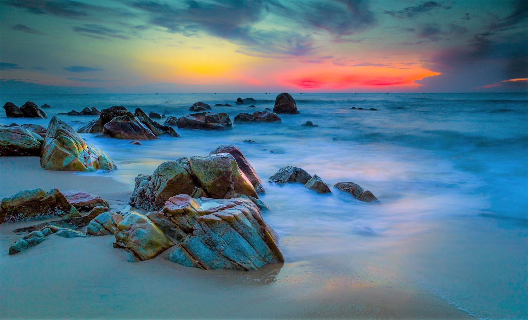 Download mobile wallpaper Sunset, Sky, Sea, Beach, Horizon, Ocean, Earth, Colors for free.