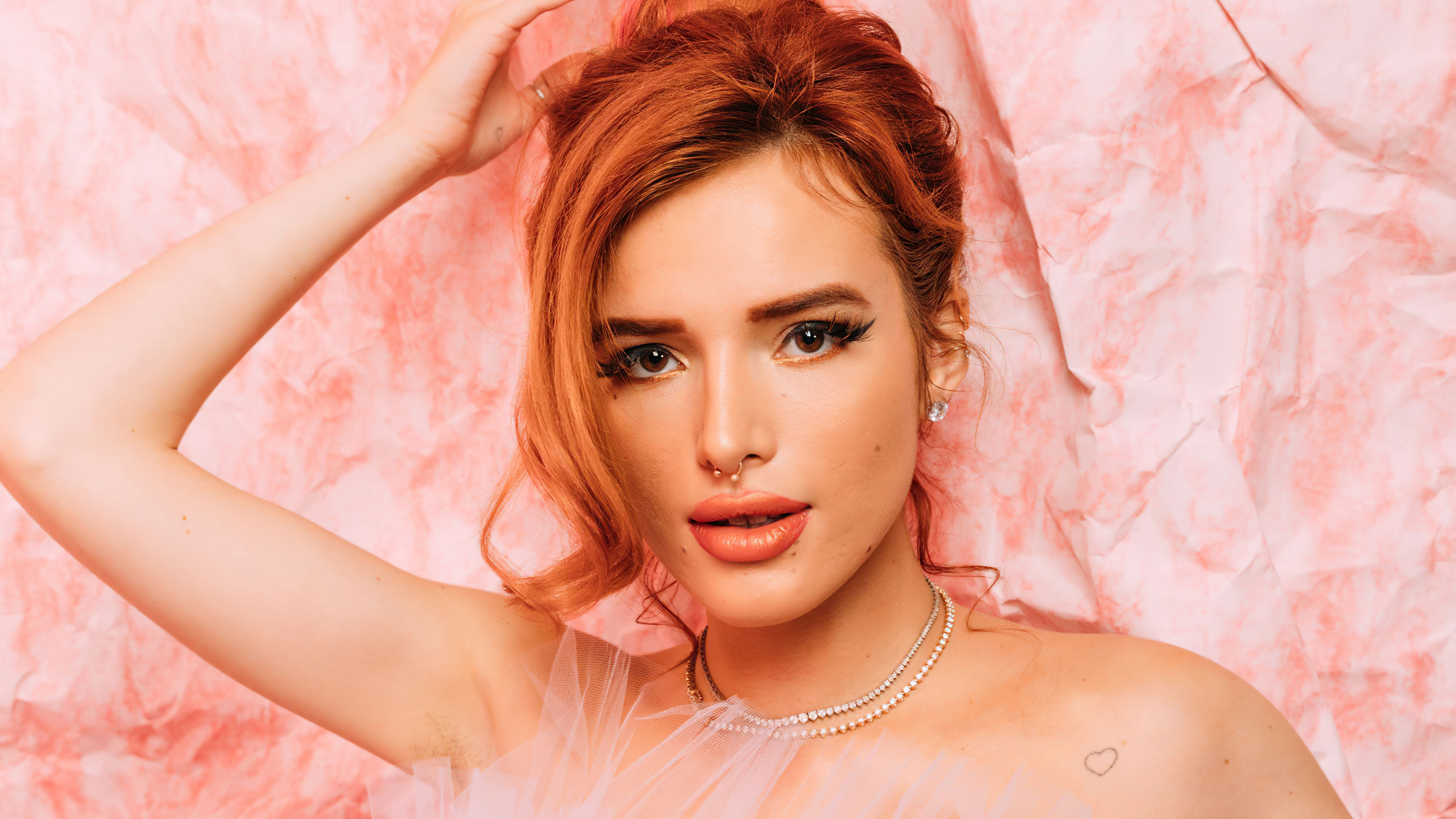 Download mobile wallpaper Redhead, Face, American, Celebrity, Brown Eyes, Actress, Lipstick, Bella Thorne for free.