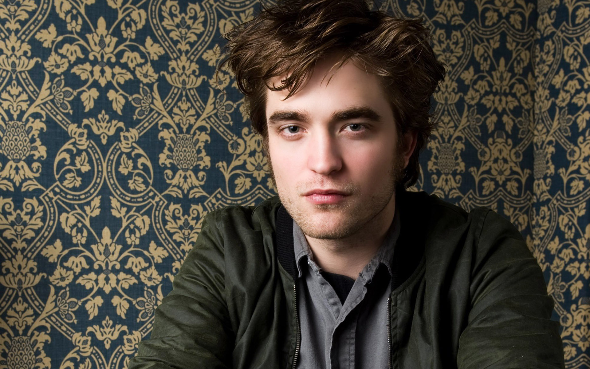 Descarga gratuita de fondo de pantalla para móvil de Robert Pattinson, Celebridades.