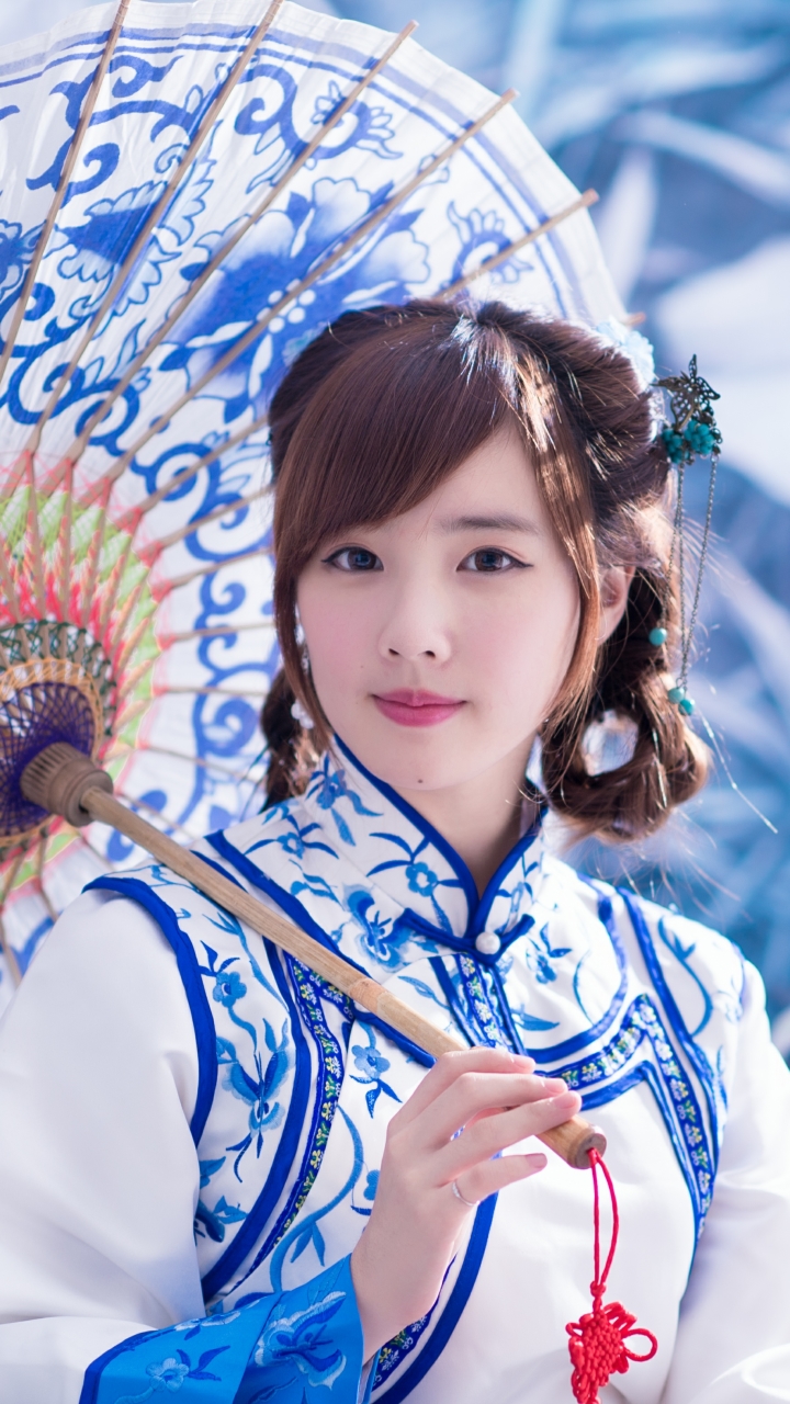 Download mobile wallpaper Vase, Umbrella, Model, Women, Asian, Taiwanese, Traditional Costume, Yu Chen Zheng for free.