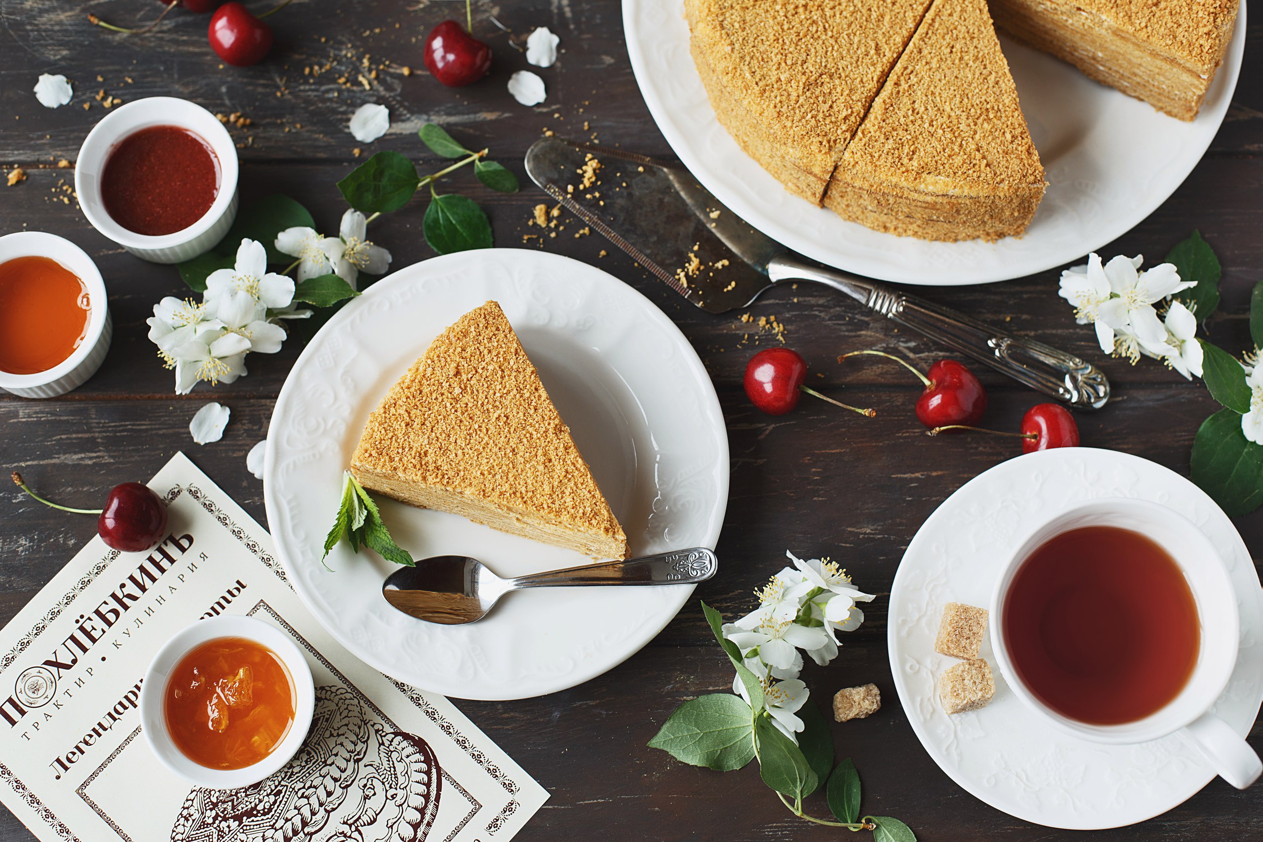 Laden Sie das Kirsche, Gebäck, Tasse, Kuchen, Tee, Nahrungsmittel, Stillleben-Bild kostenlos auf Ihren PC-Desktop herunter