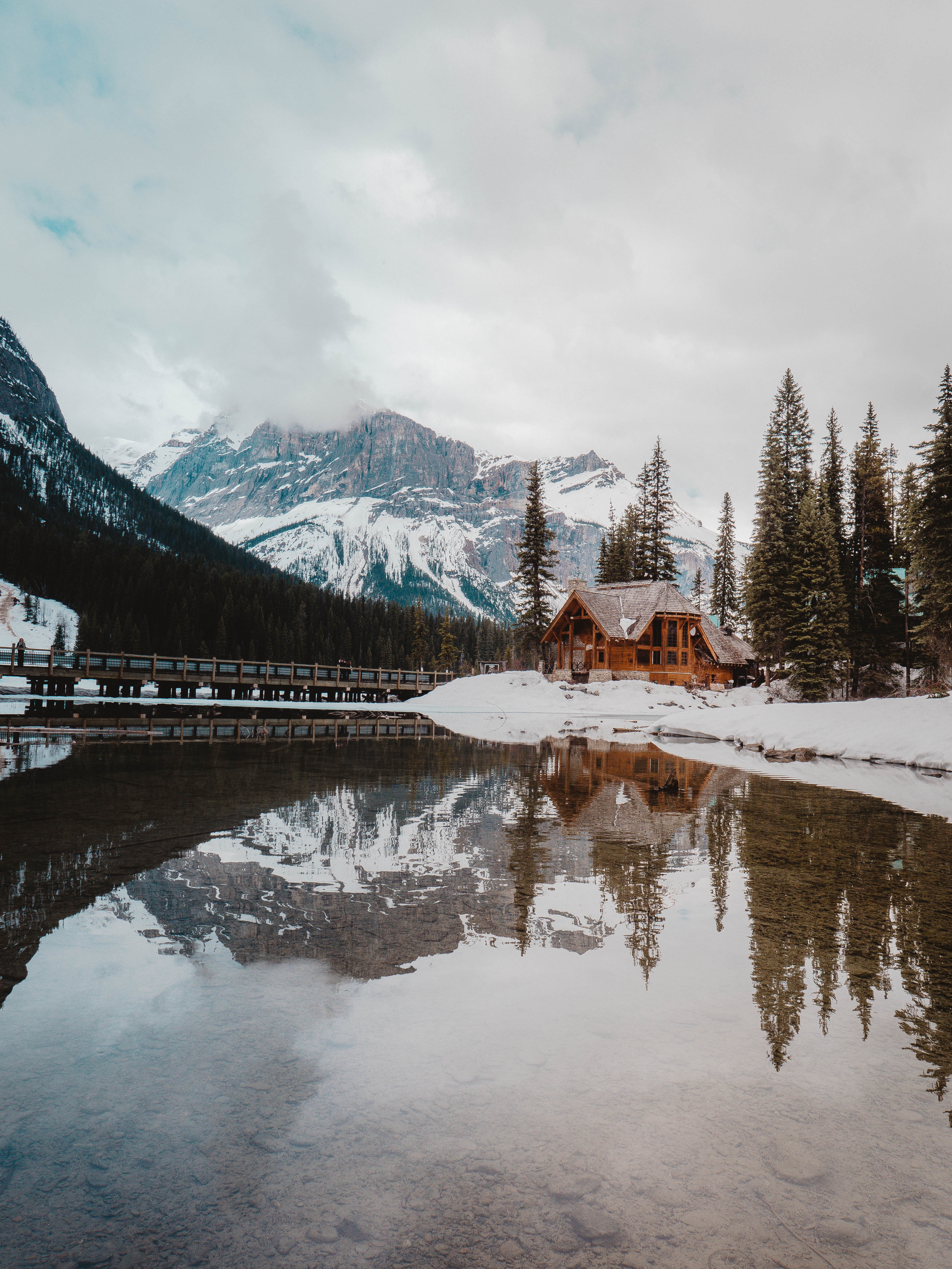 PCデスクトップに自然, 山脈, 雪, 湖, 小さな家, 泊める, 風景画像を無料でダウンロード
